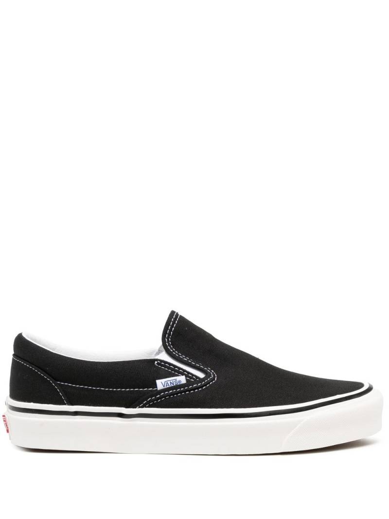 Vans UA Classic Slip-On 98 DX sneakers - Black von Vans