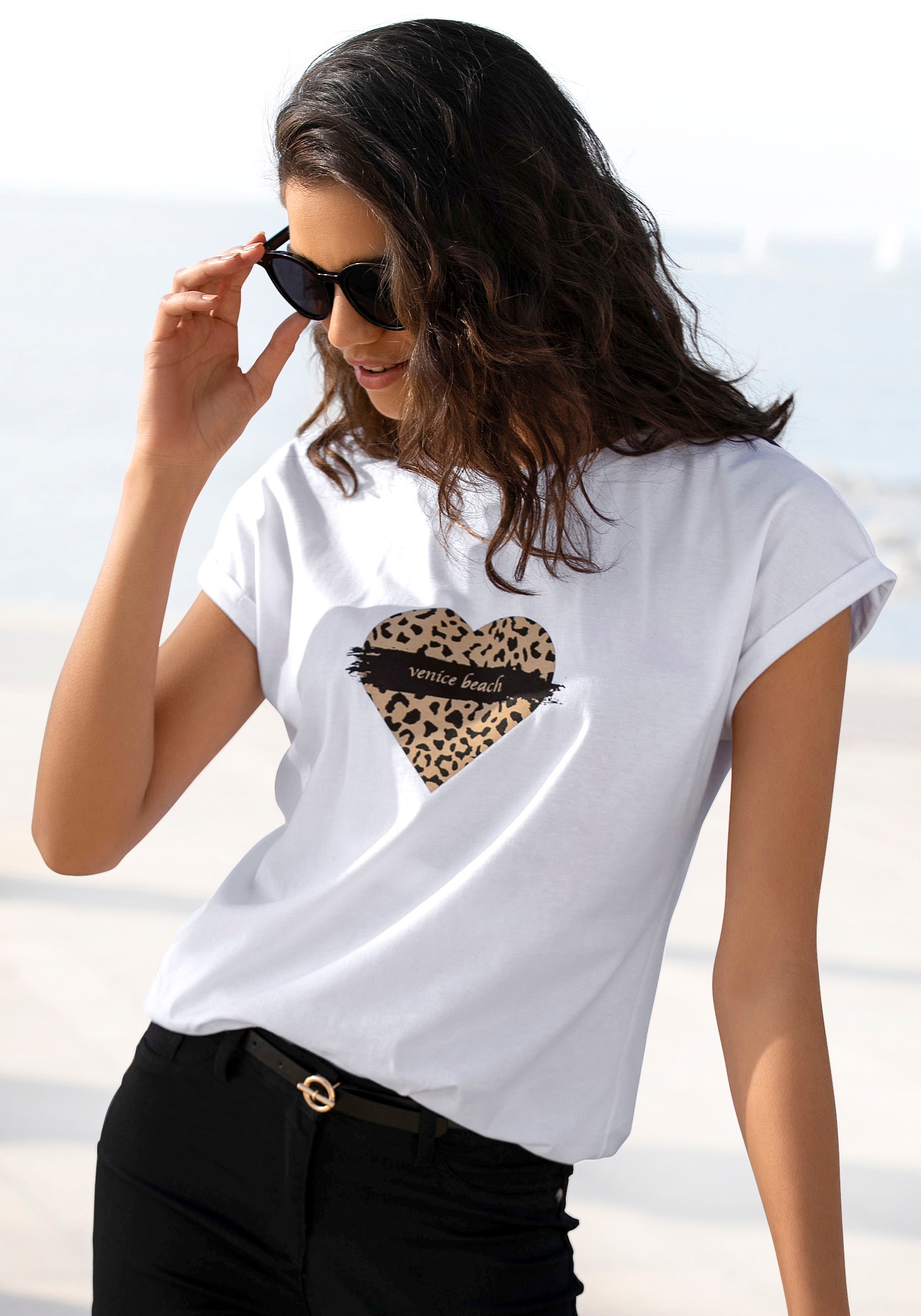 Venice Beach Kurzarmshirt, mit Frontprint, T-Shirt aus Baumwolle, lockere Passform Venice Beach Kurzarmshirt, mit Frontprint, T-Shirt aus Baumwolle, lockere Passform von Venice Beach