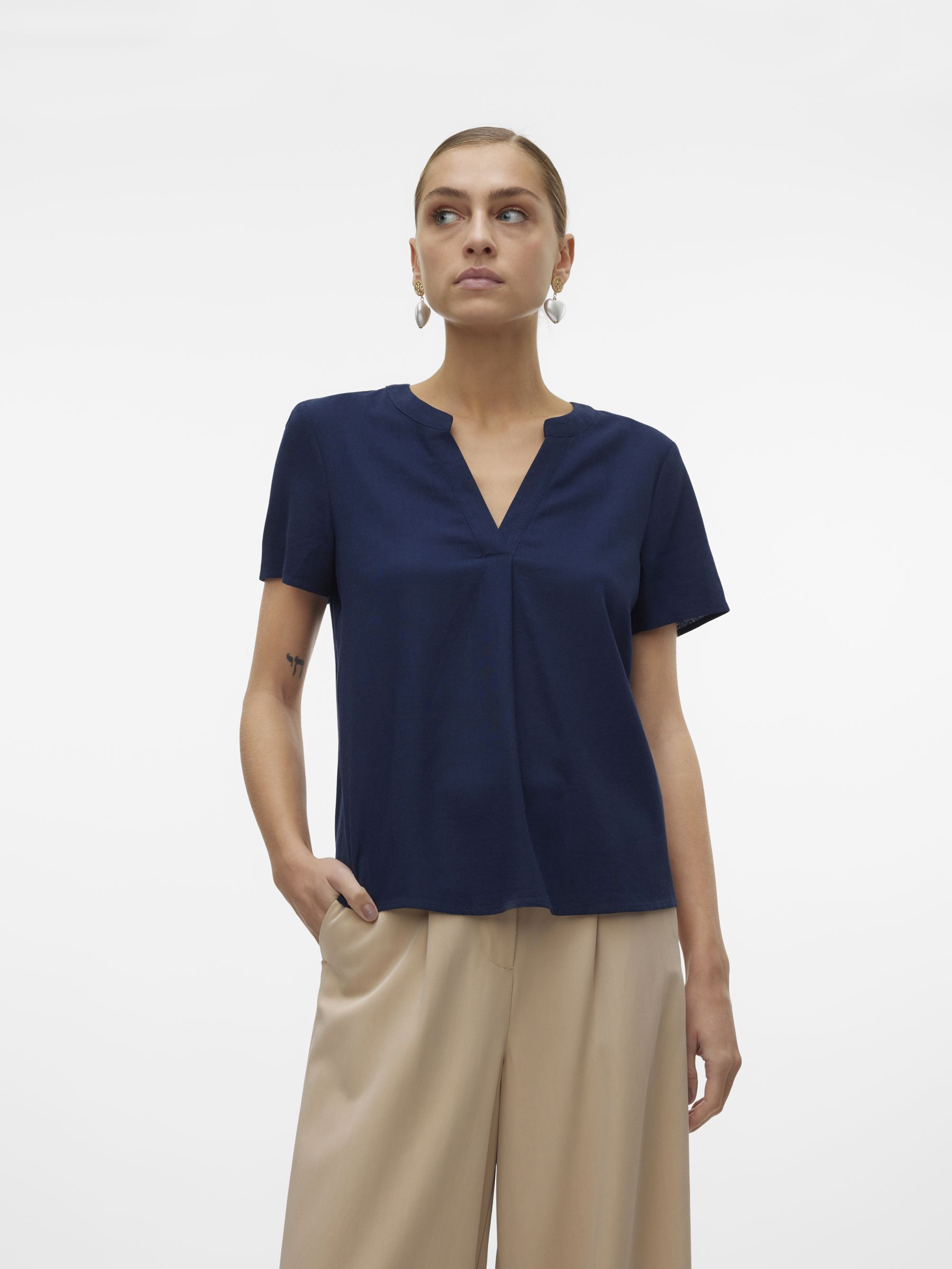 Vero Moda Blusenshirt »VMMYMILO SS V-NECK TOP WVN GA«, mit Leinen von Vero Moda