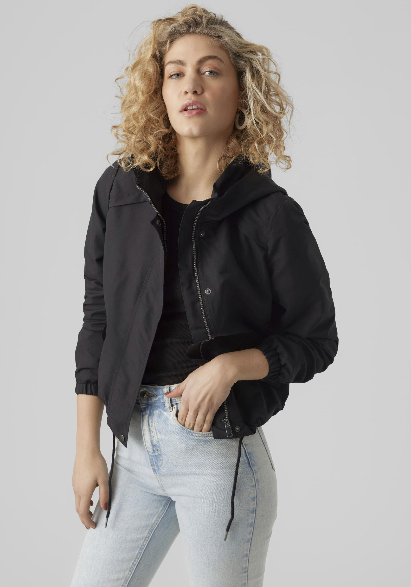 Vero Moda Parka »VMZOA SS23 SHORT PARKA«, mit Kapuze, mit Kapuze Vero Moda Parka »VMZOA SS23 SHORT PARKA«, mit Kapuze, mit Kapuze von Vero Moda