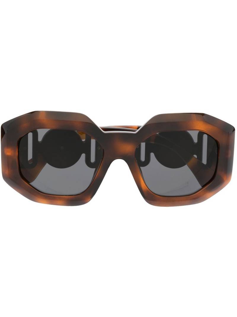 Versace Eyewear oversized tortoiseshell Medusa sunglasses - Brown von Versace Eyewear