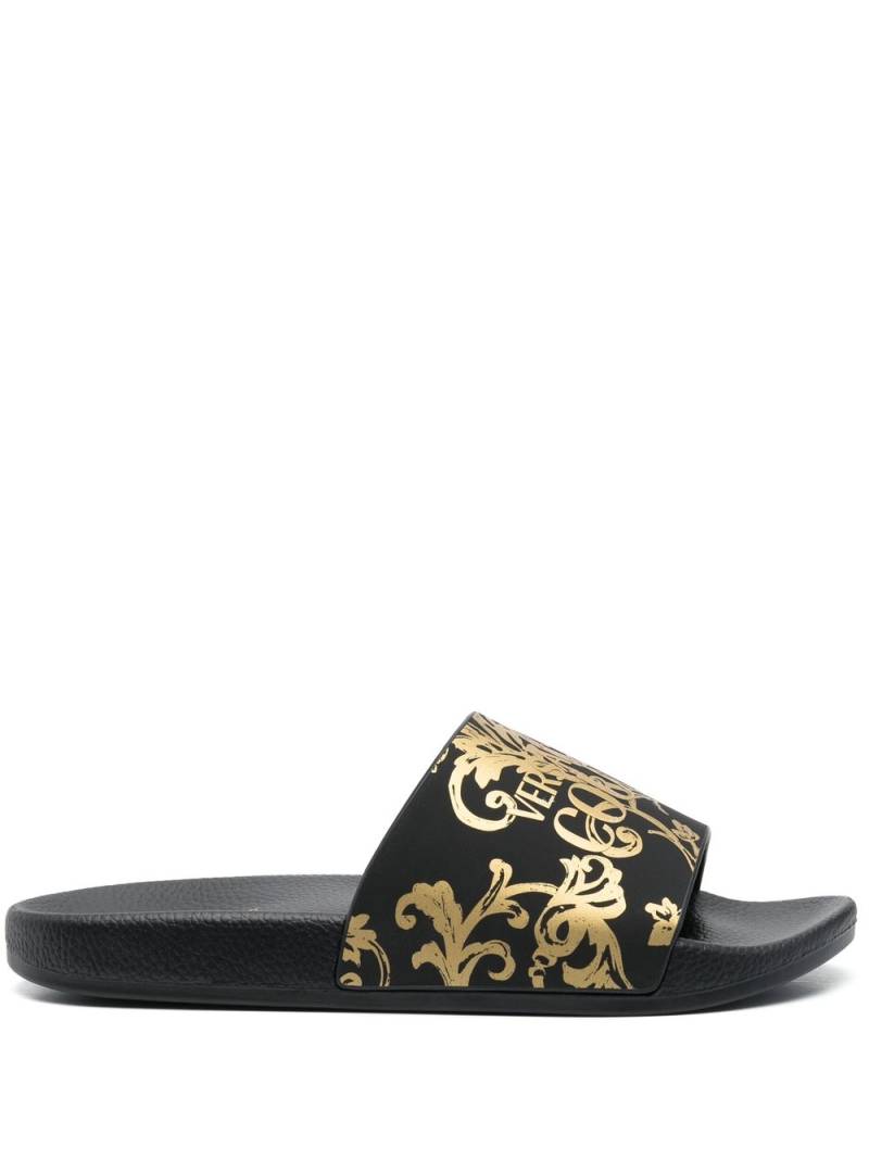 Versace Jeans Couture 'Barocco' print slides - Black von Versace Jeans Couture