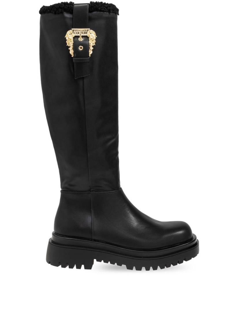 Versace Jeans Couture Drew baroque buckle knee-high boots - Black von Versace Jeans Couture