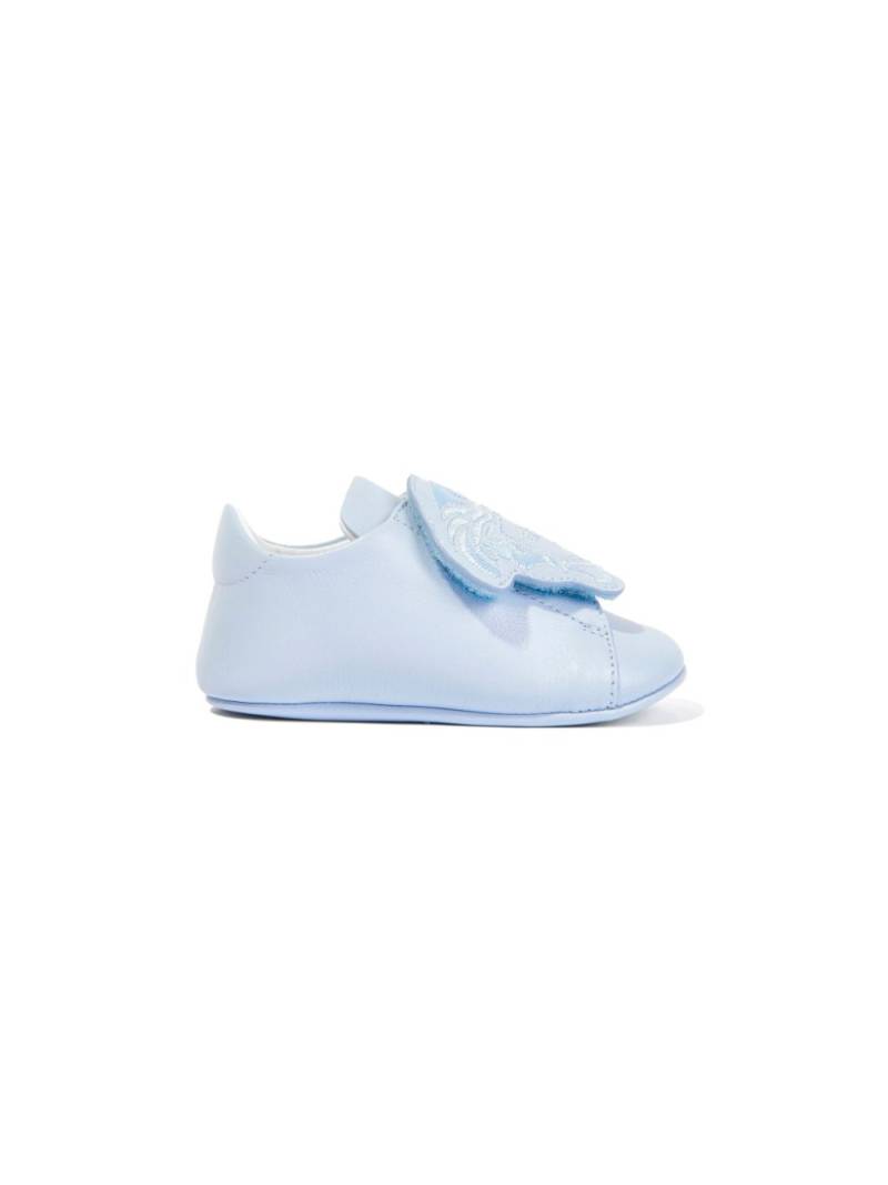 Versace Kids Medusa-embroidered pre-walkers - Blue von Versace Kids