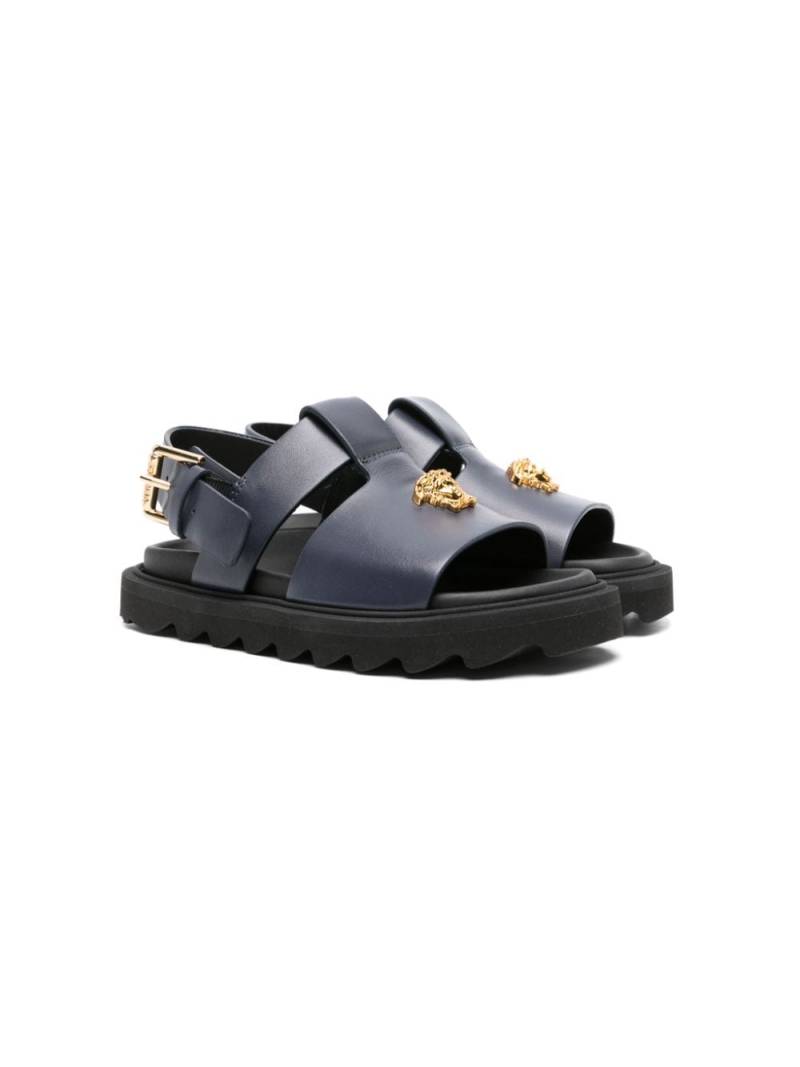 Versace Kids Medusa-plaque leather sandals - Blue von Versace Kids