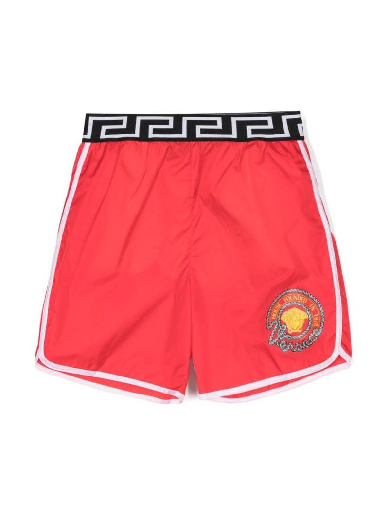 Versace Kids Nautical Medusa logo-print swim shorts - Red von Versace Kids