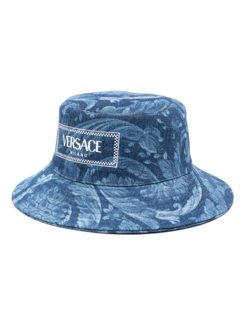 Versace Barocco pattern denim bucket hat - Blue von Versace