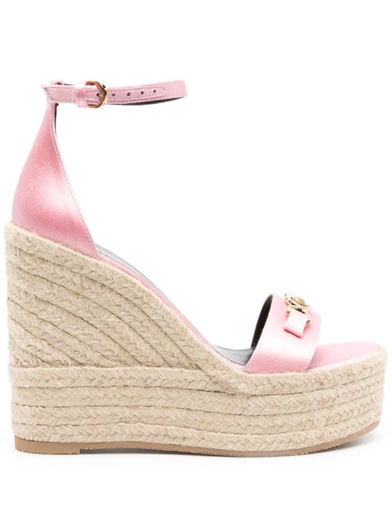 Versace 120mm Medusa '95 satin wedge sandals - Pink von Versace