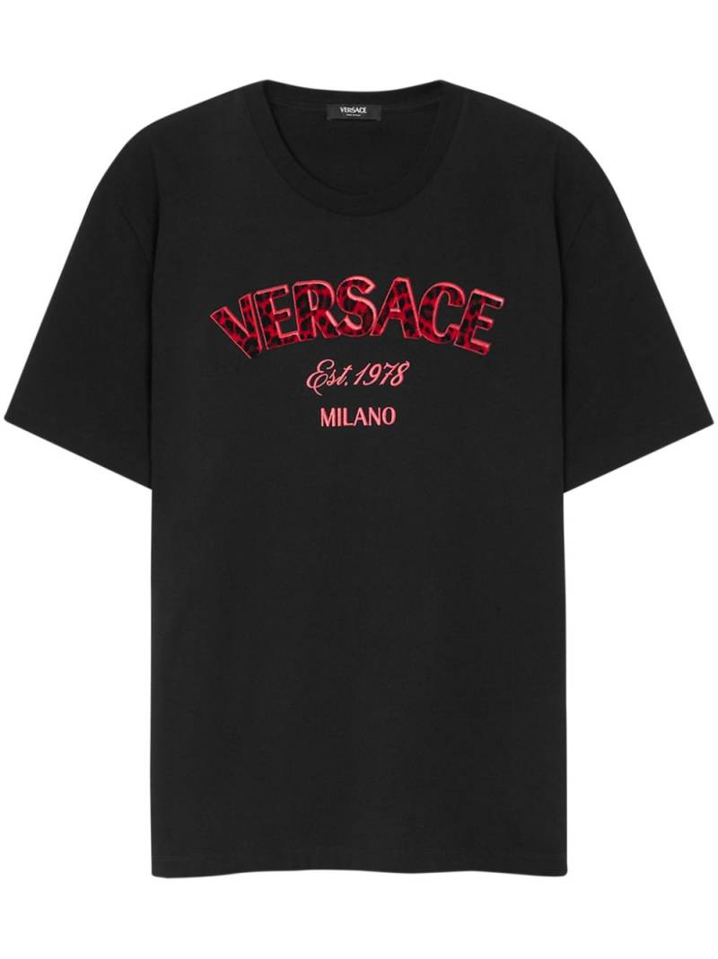 Versace Wild Stamp embroidered T-Shirt - Black von Versace