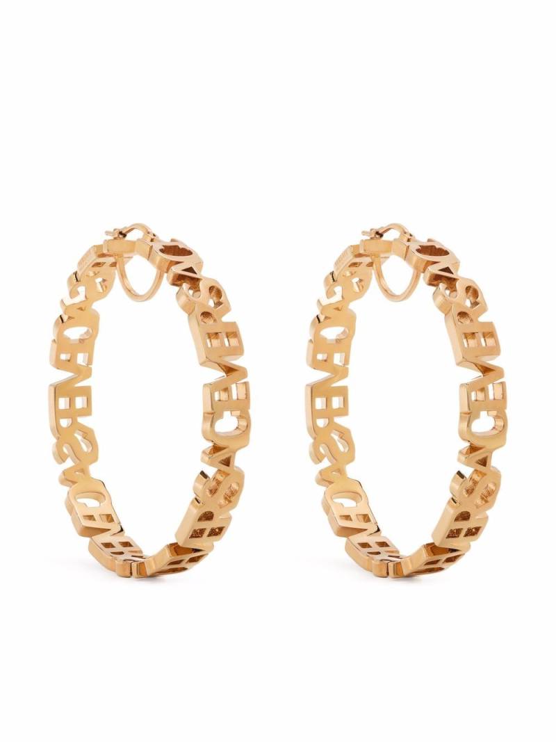 Versace logo-lettering hoop earrings - Gold von Versace