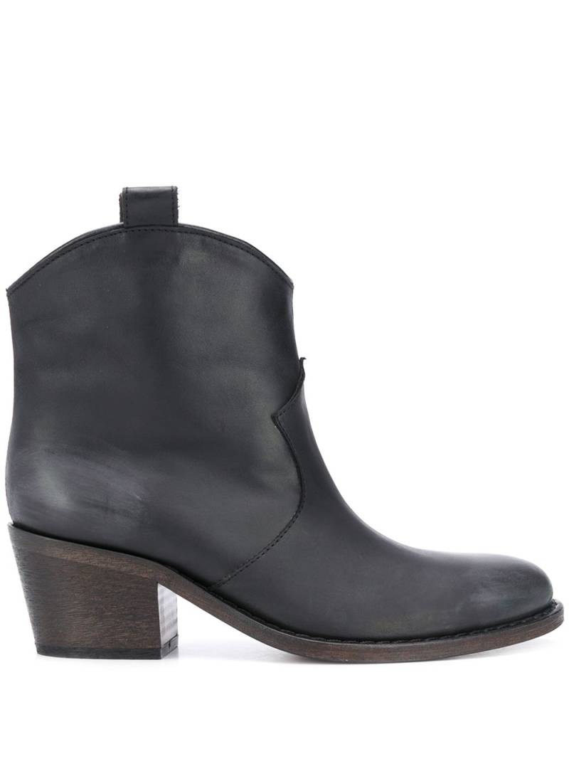 Via Roma 15 side-tab ankle boots - Black von Via Roma 15