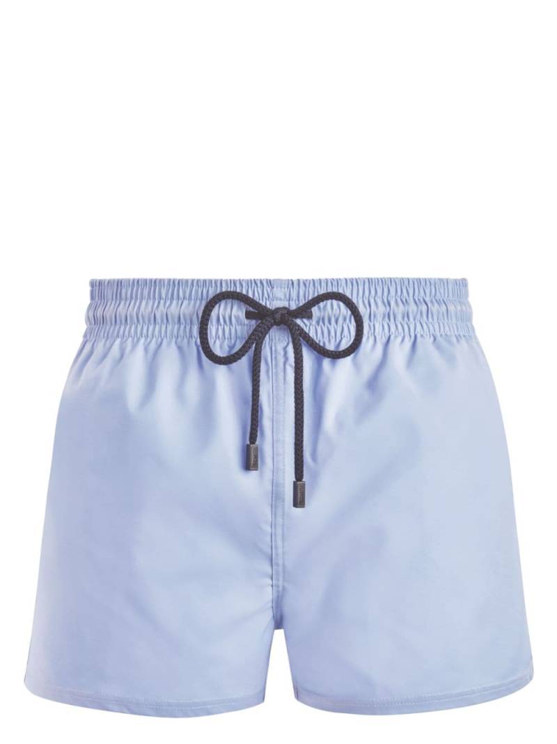 Vilebrequin logo-appliqué drawstring swim shorts - Blue von Vilebrequin