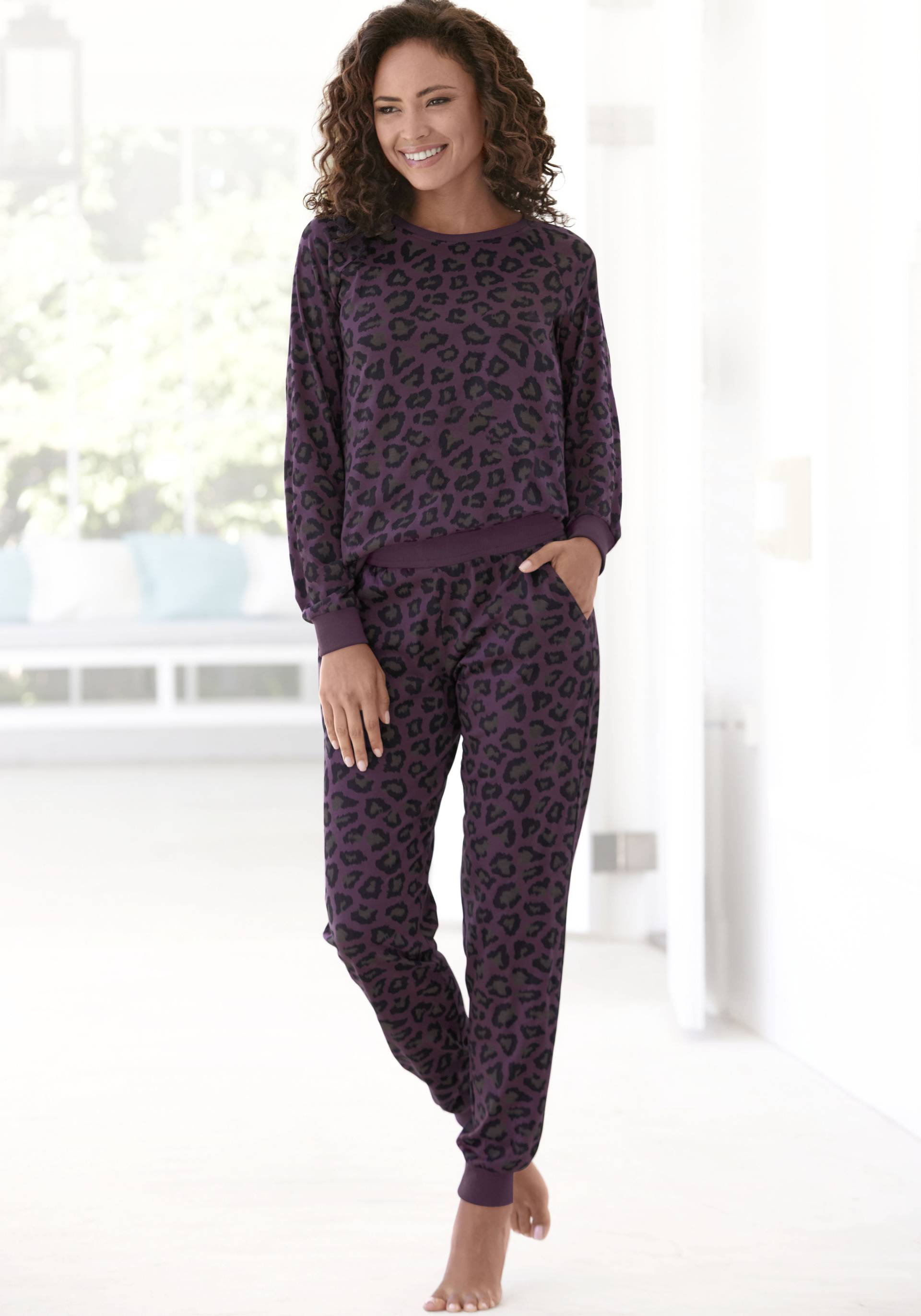 Vivance Dreams Pyjama, (2 tlg.), mit tonalem Animalprint von Vivance Dreams