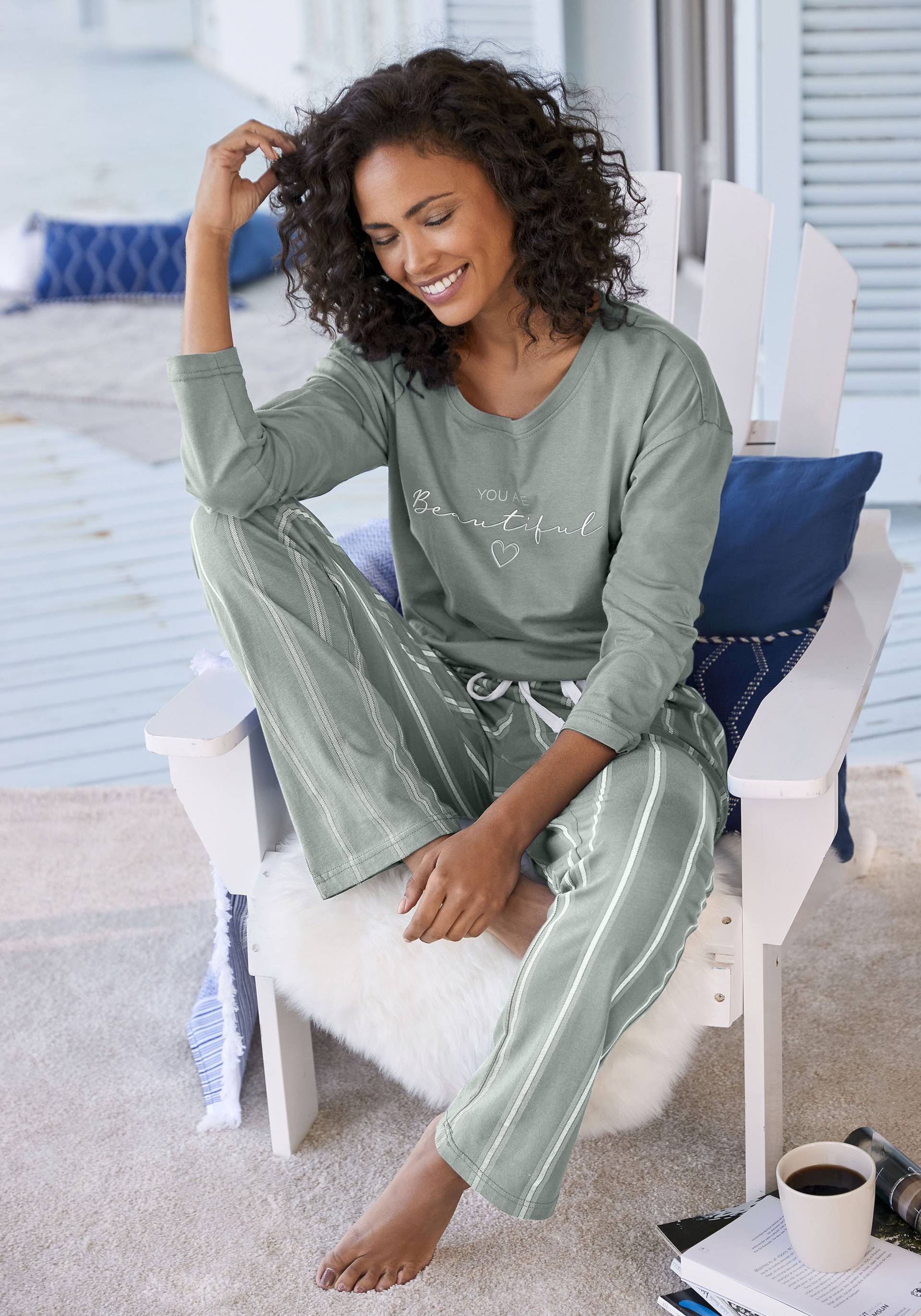 Vivance Dreams Pyjama, (2 tlg.), mit Frontdruck von Vivance Dreams