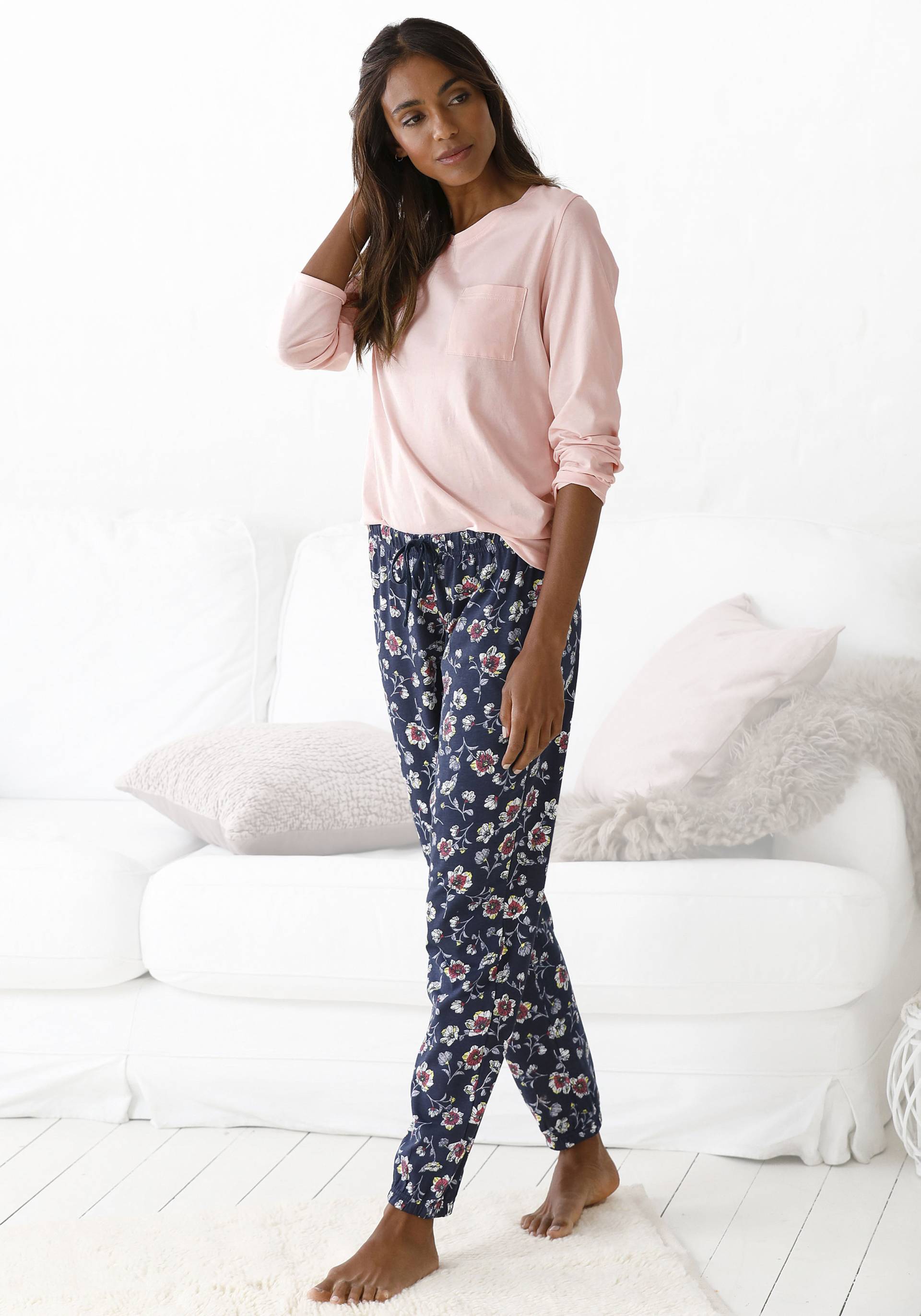 Vivance Dreams Pyjama, (2 tlg.), mit gemusterter Schlafhose Vivance Dreams Pyjama, (2 tlg.), mit gemusterter Schlafhose von Vivance Dreams