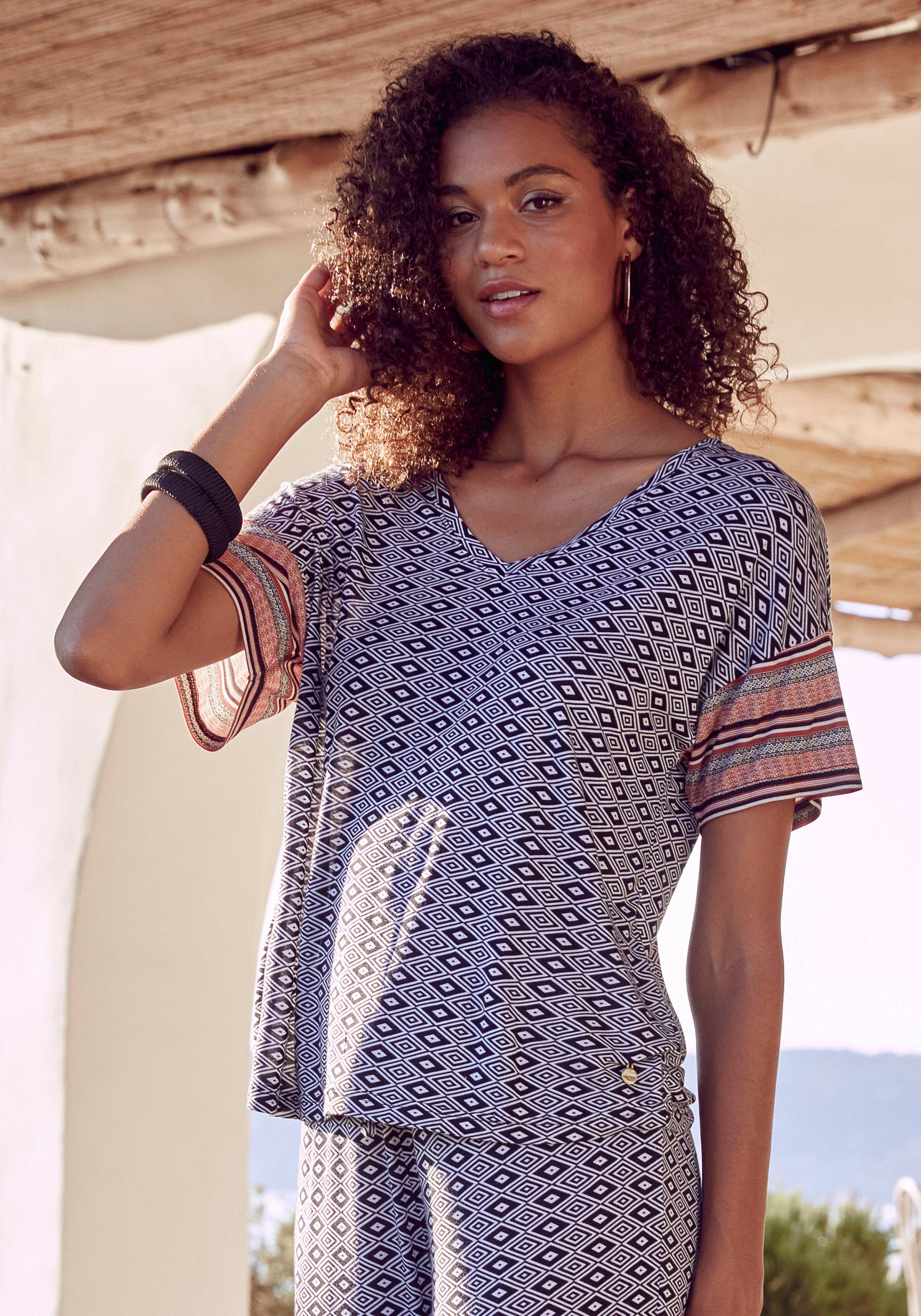 Vivance Dreams Pyjamaoberteil, in schönem Ethno-Design Vivance Dreams Pyjamaoberteil, in schönem Ethno-Design von Vivance Dreams