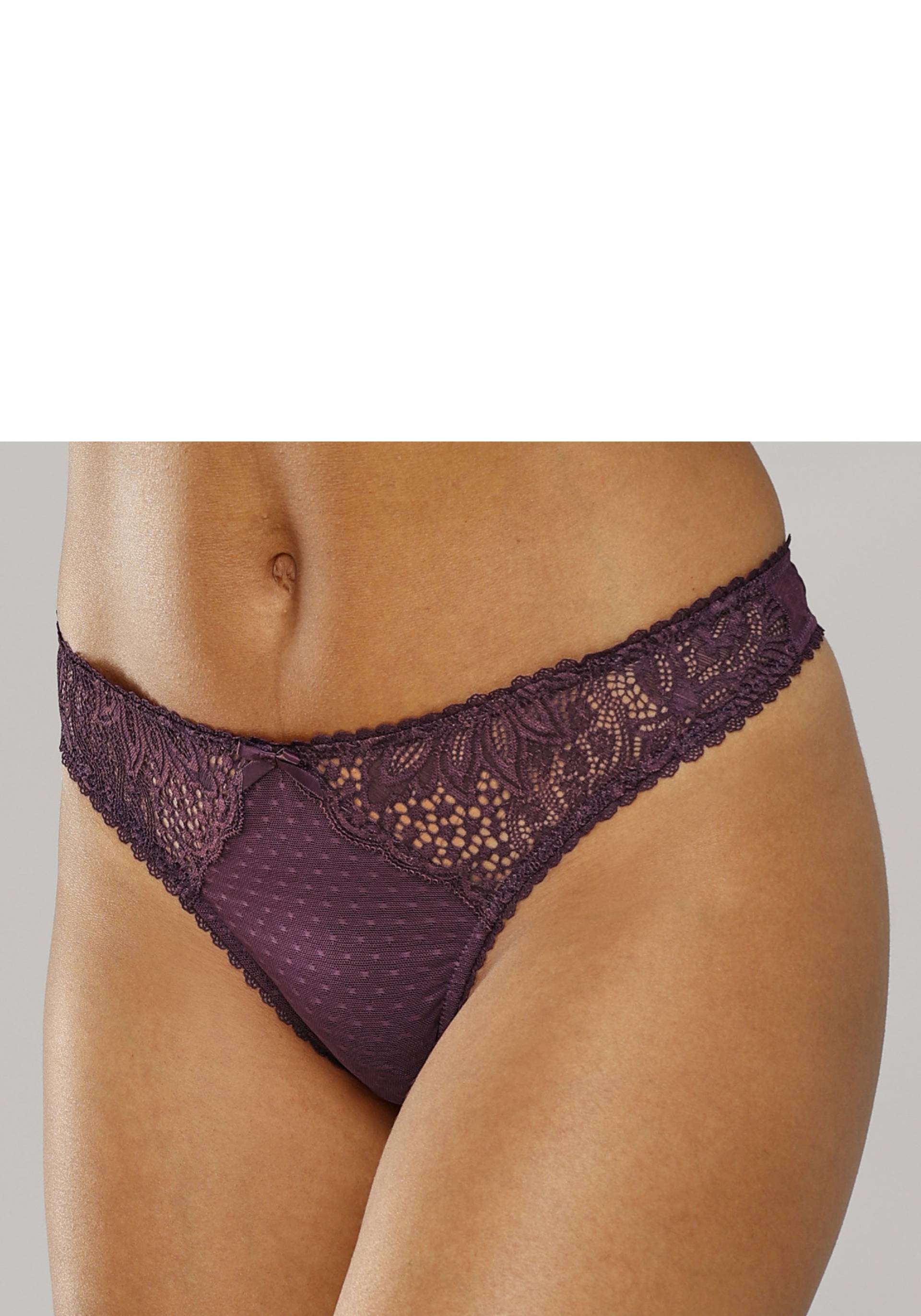 Vivance String, mit seitlichen Spitzeneinsätzen in blumiger Optik Vivance String, mit seitlichen Spitzeneinsätzen in blumiger Optik von Vivance