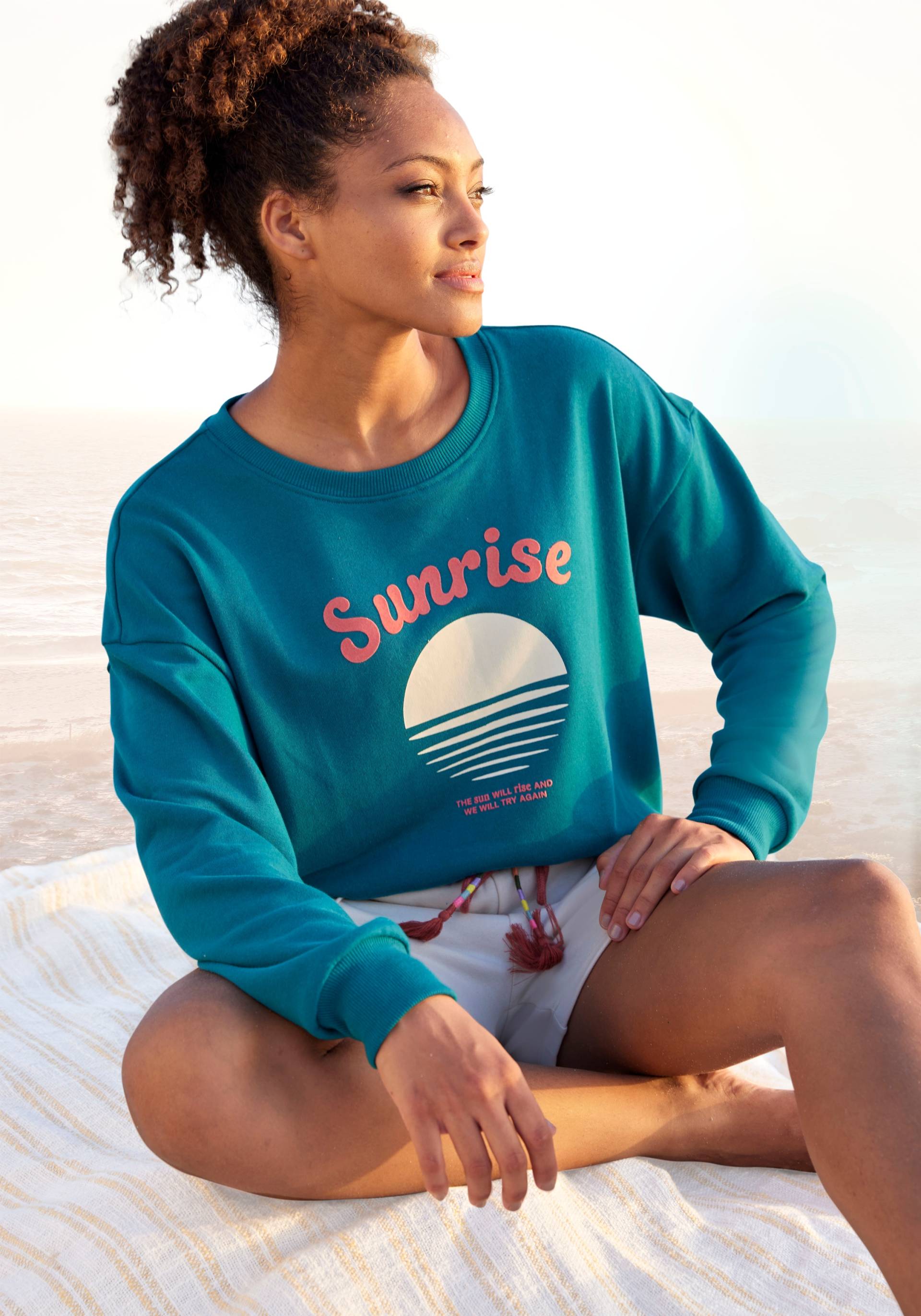Vivance Sweater »-Pullover«, mit schönem Frontprint, Loungewear von Vivance