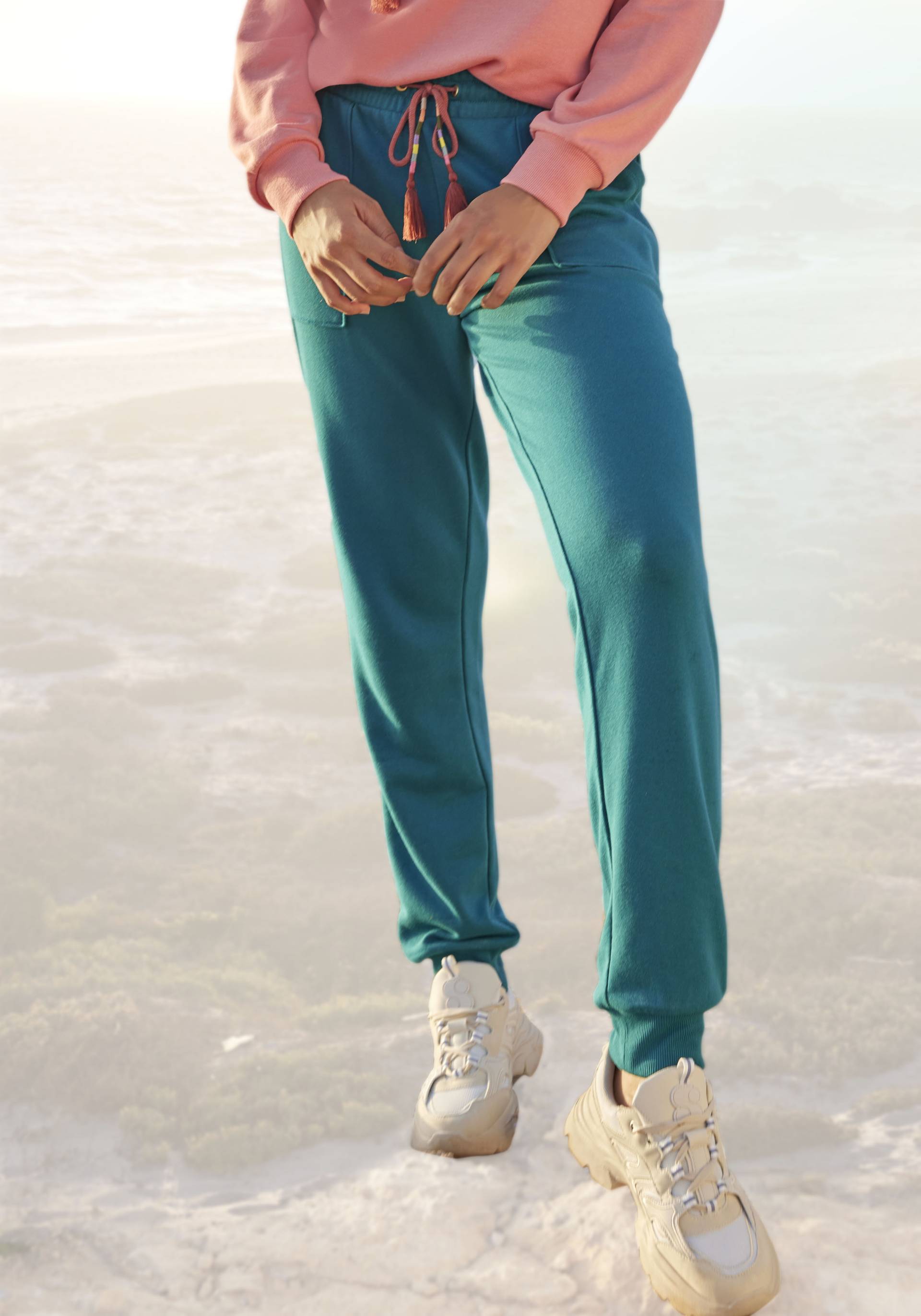 Vivance Sweatpants »-Relaxhose«, mit aufgesetzten Taschen, Loungeanzug von Vivance