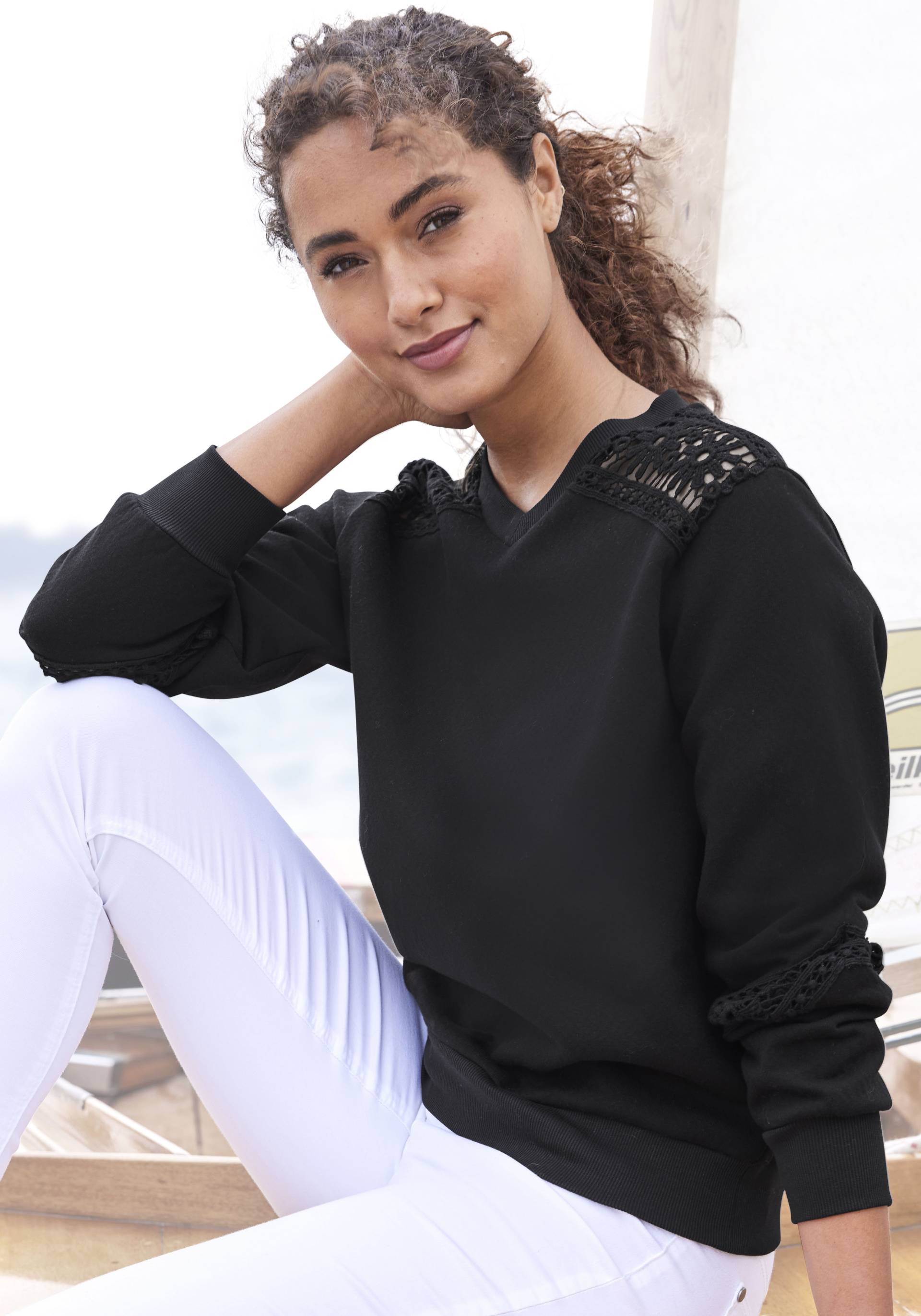 Vivance Sweatshirt, mit Spitzeneinsätzen an Schulter und Ärmel von Vivance