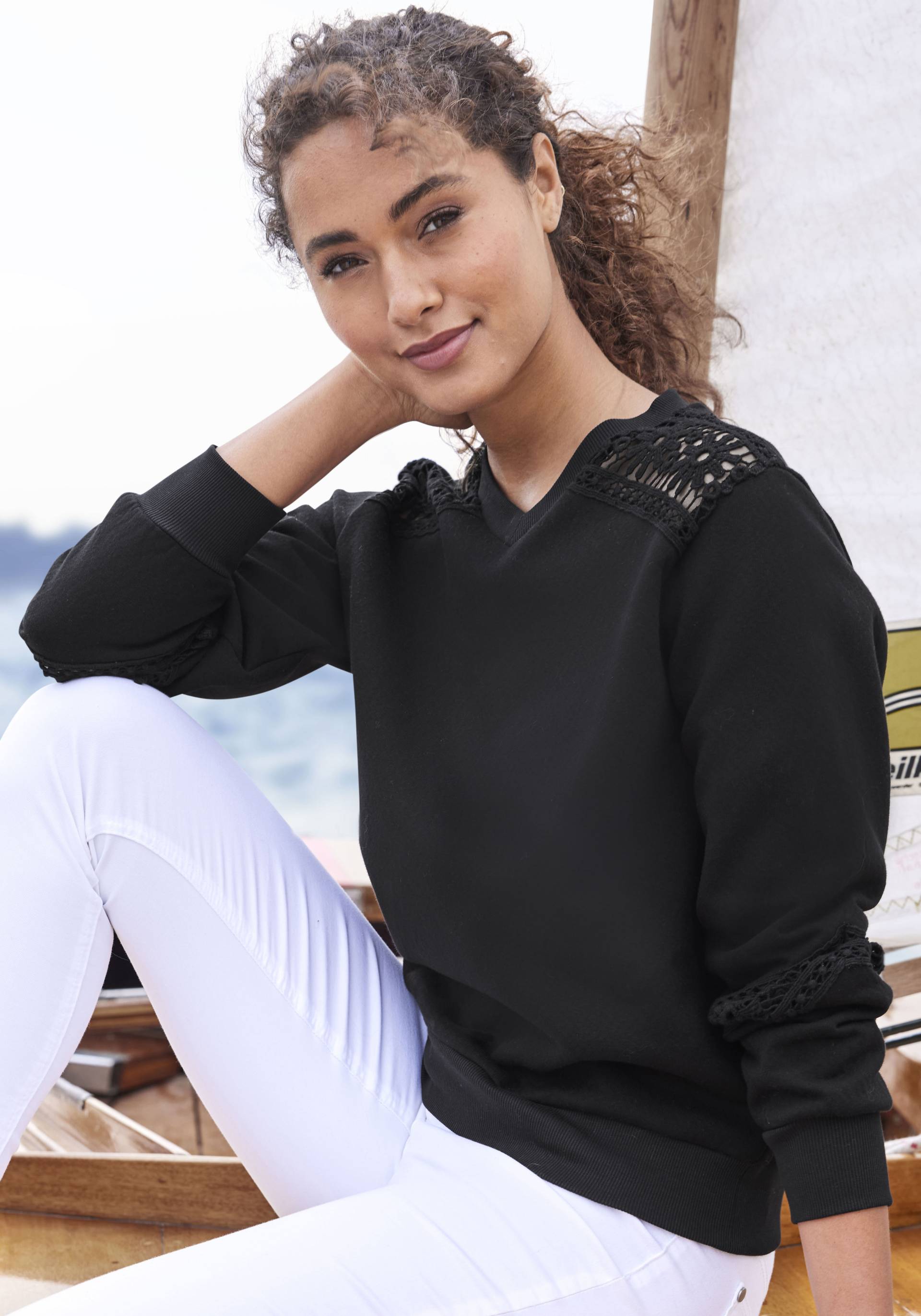 Vivance Sweatshirt, mit Spitzeneinsätzen an Schulter und Ärmel von Vivance