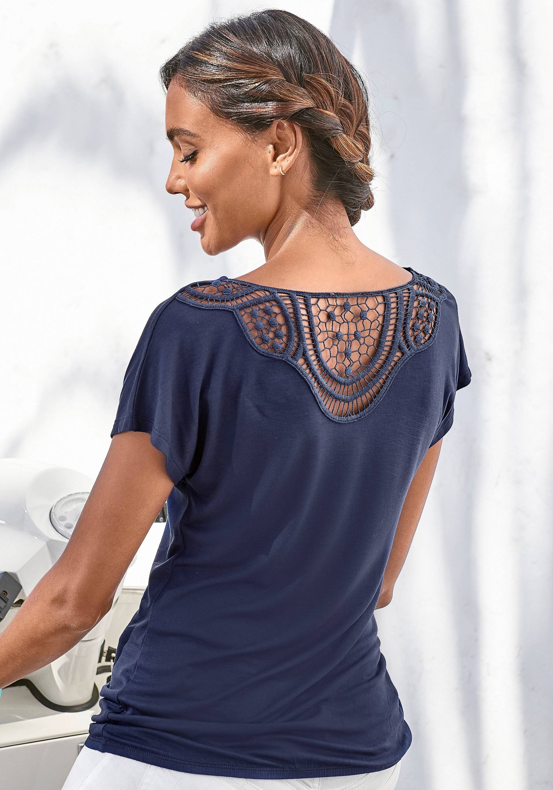 Vivance Kurzarmshirt »mit Häkelspitze am Rücken«, aus weichem Viskose-Stretch Vivance Kurzarmshirt »mit Häkelspitze am Rücken«, aus weichem Viskose-Stretch von Vivance