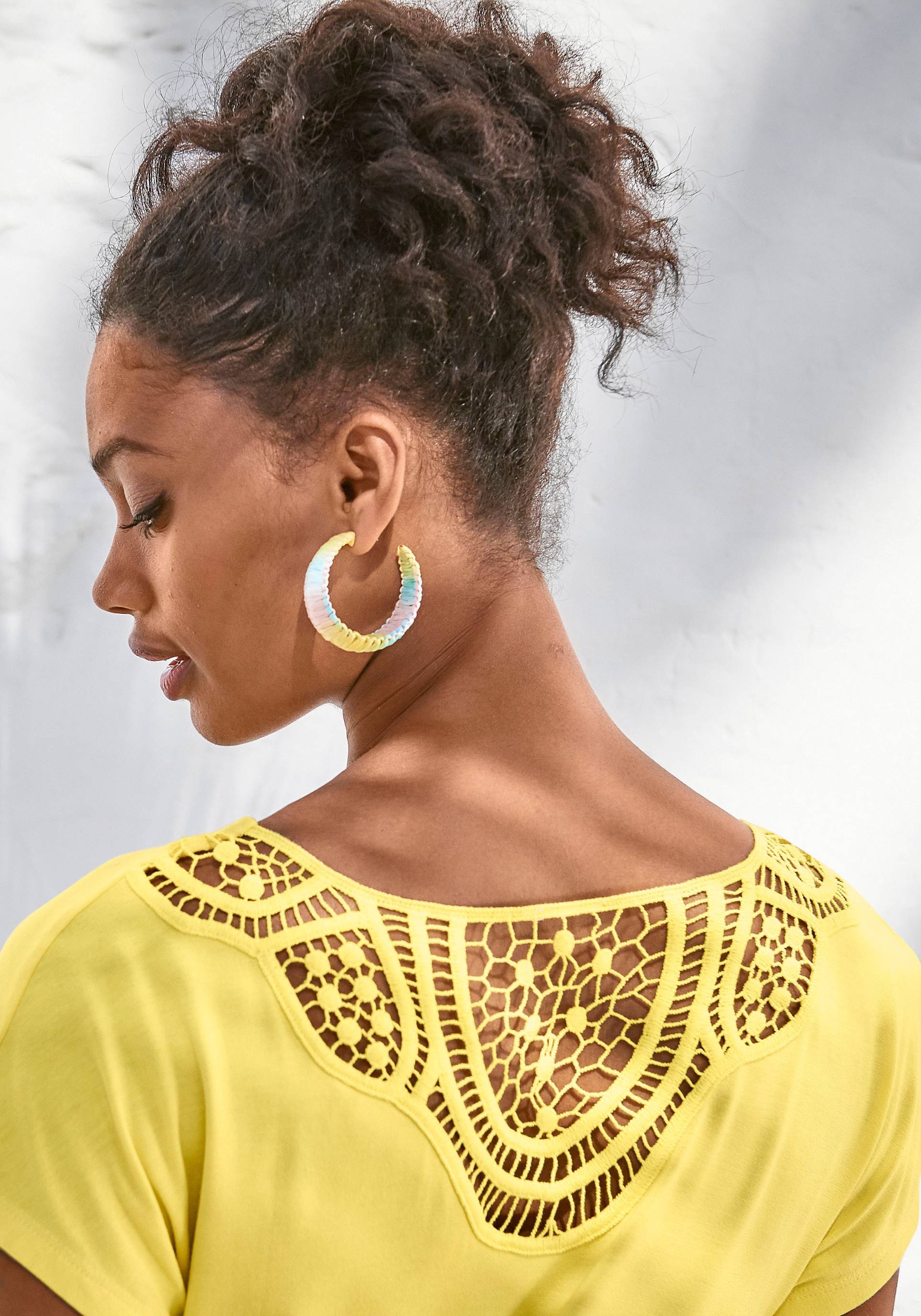 Vivance Kurzarmshirt »mit Häkelspitze am Rücken«, aus weichem Viskose-Stretch Vivance Kurzarmshirt »mit Häkelspitze am Rücken«, aus weichem Viskose-Stretch von Vivance