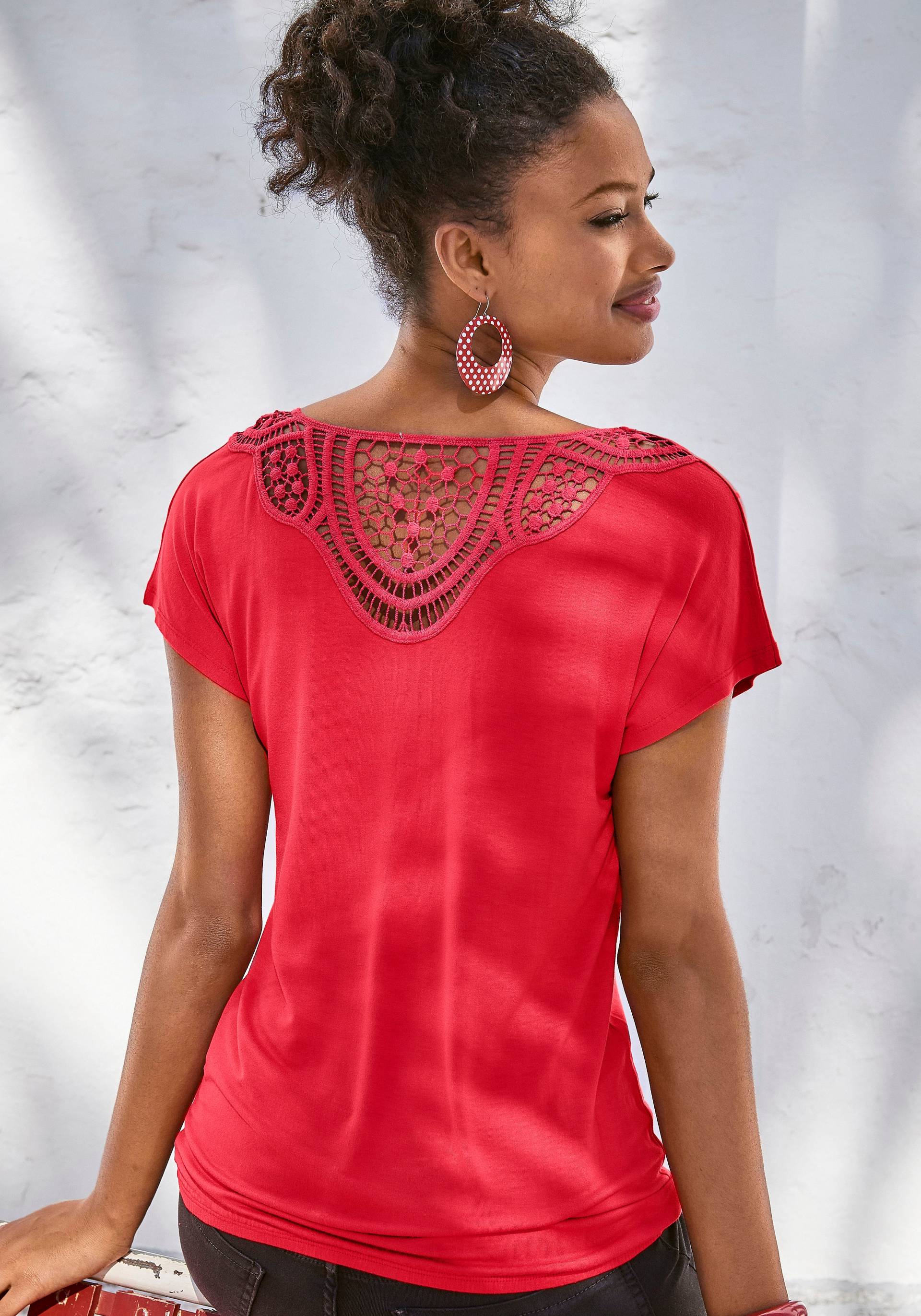 Vivance Kurzarmshirt »mit Häkelspitze am Rücken«, aus weichem Viskose-Stretch Vivance Kurzarmshirt »mit Häkelspitze am Rücken«, aus weichem Viskose-Stretch von Vivance