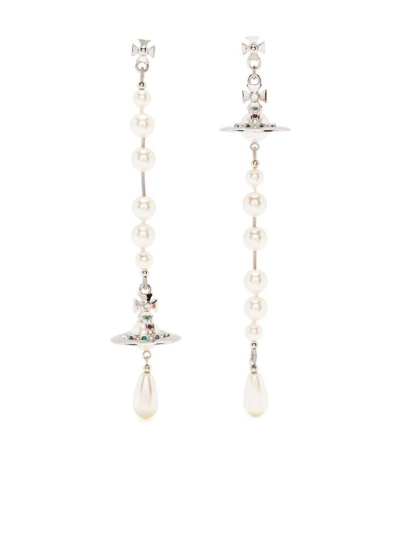 Vivienne Westwood Broken pearl earrings - White von Vivienne Westwood