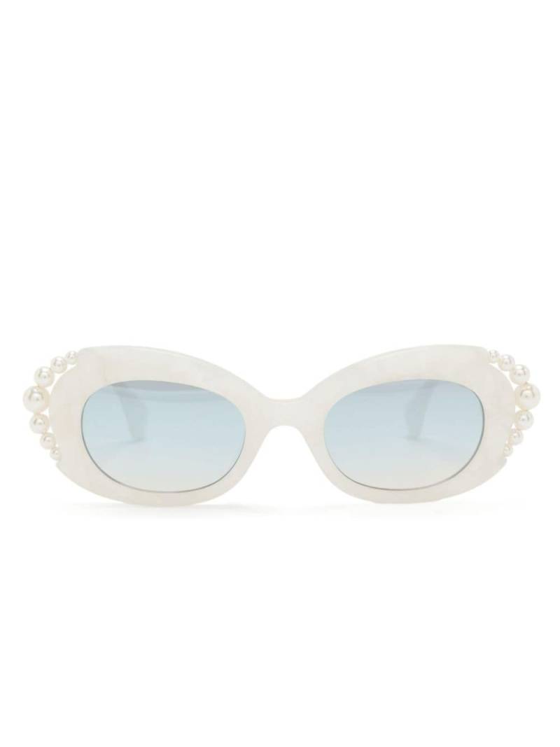 Vivienne Westwood Vivienne Pearl oval-frame sunglasses - White von Vivienne Westwood