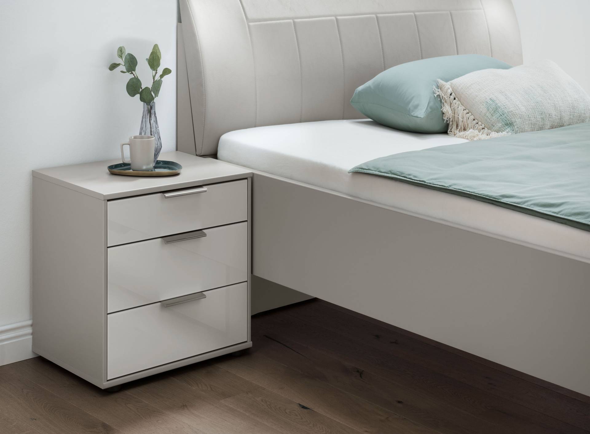 WIEMANN Nachtkonsole »Monaco, Made in Germany, in erstklassiger Qualität,«, mit widerstandsfähiger Glasfront, vormontiert WIEMANN Nachtkonsole »Monaco, Made in Germany, in erstklassiger Qualität,«, mit widerstandsfähiger Glasfront, vormontiert von WIEMANN