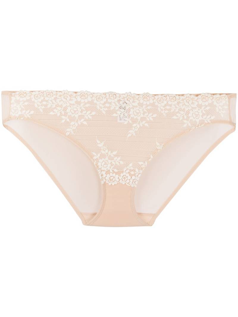 Wacoal floral embroidered briefs - Neutrals von Wacoal