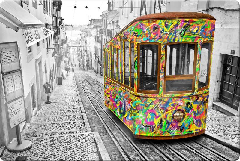 Wall-Art Glasbild »Tram in Lissabon«, Menschen, Masse (B/T/H): 100/0,4/70 cm von Wall-Art