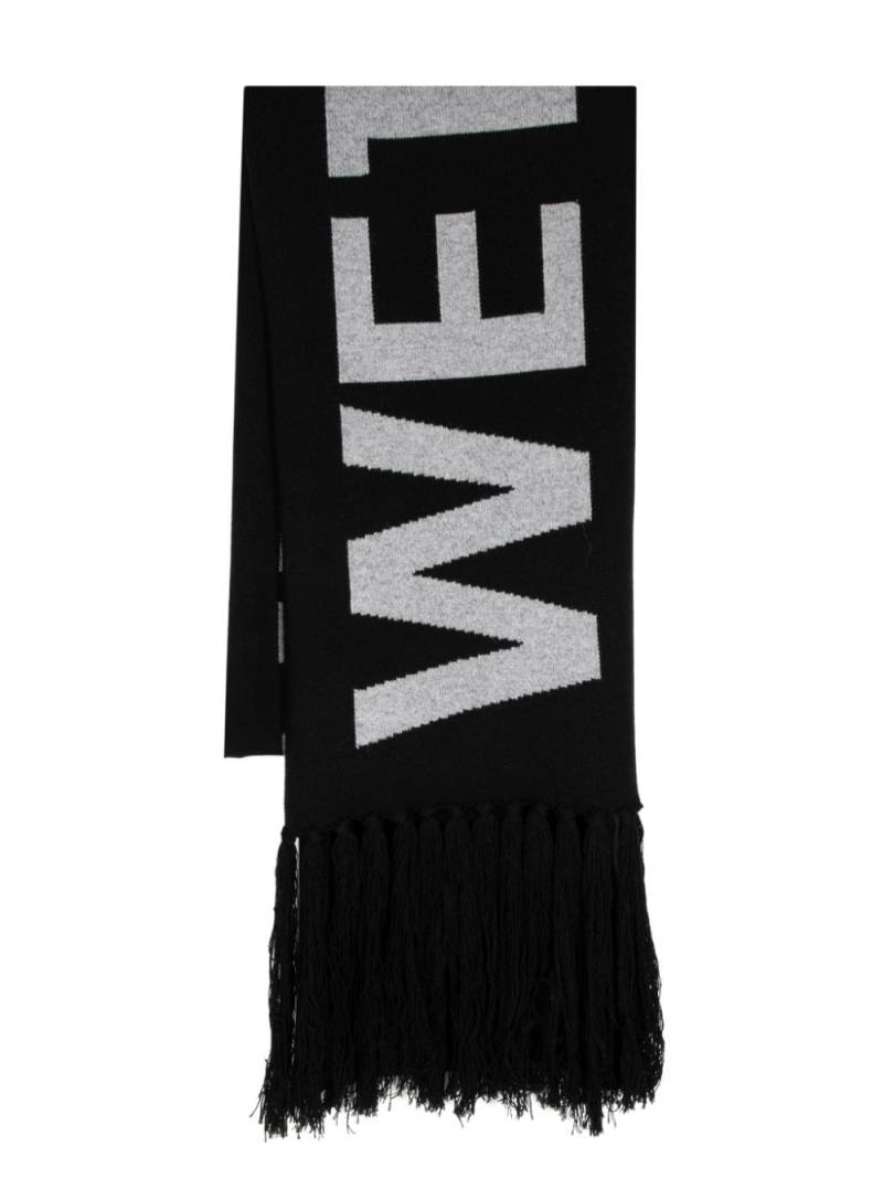 We11done logo-jacquard tasselled scarf - Black von We11done