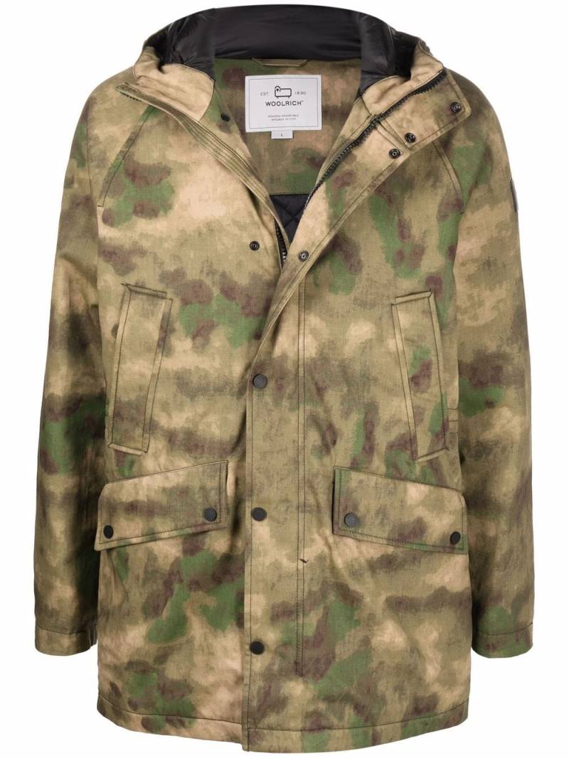 Woolrich camouflage-print down jacket - Green von Woolrich