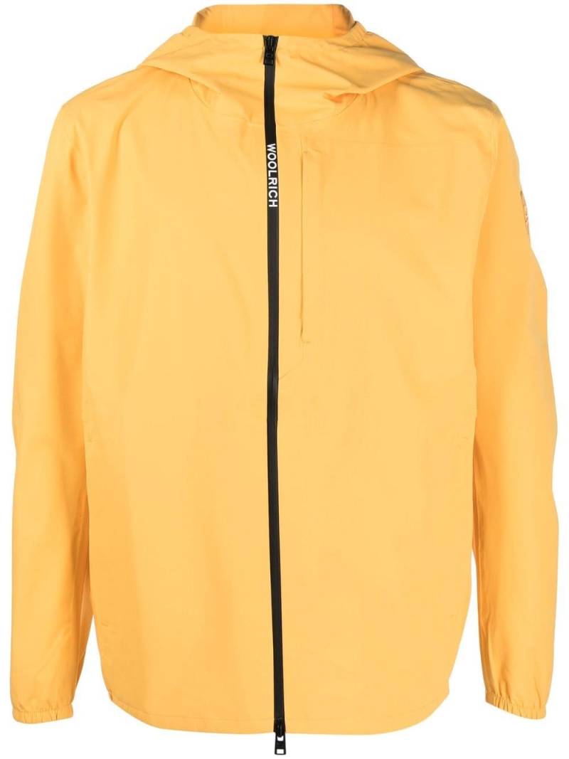 Woolrich logo-print hooded jacket - Yellow von Woolrich