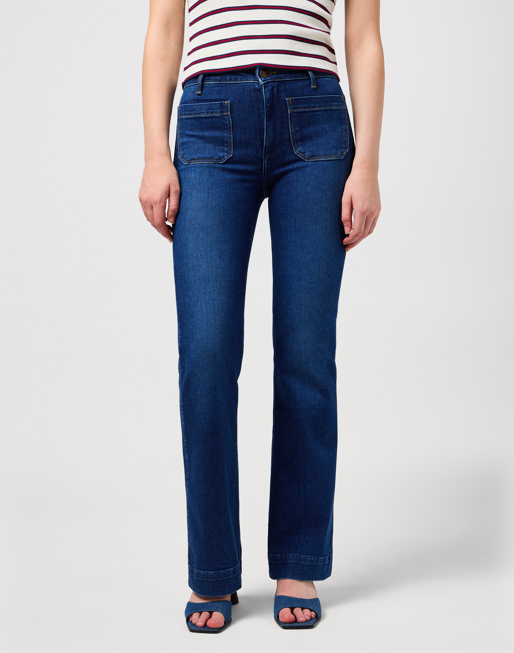 Wrangler Bootcut-Jeans »Flare«, im Retro-Design mit ausgestelltem Bein von Wrangler