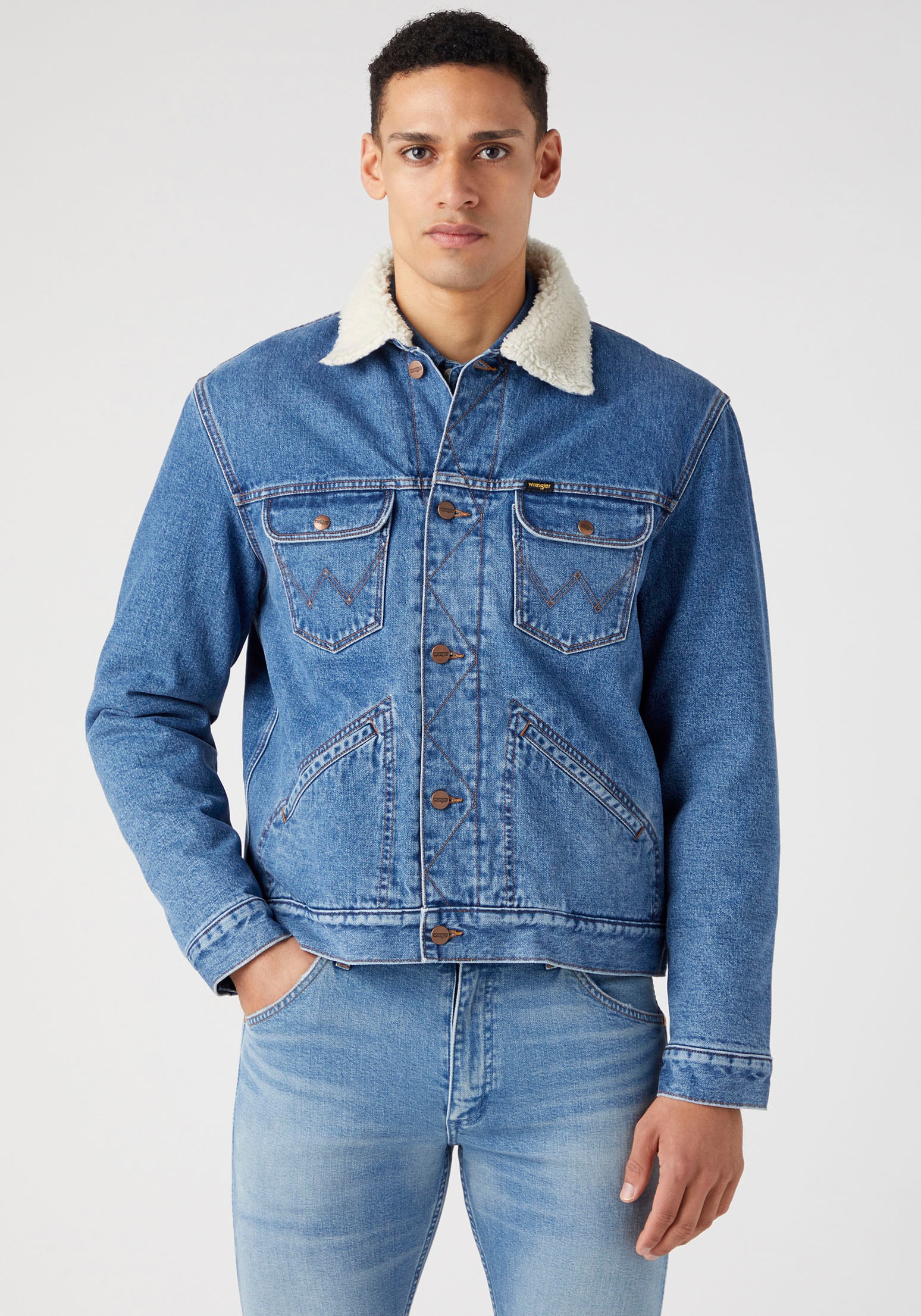 Wrangler Jeansjacke »124MJ SHERPA«, mit Sherpa Kragen Wrangler Jeansjacke »124MJ SHERPA«, mit Sherpa Kragen von Wrangler