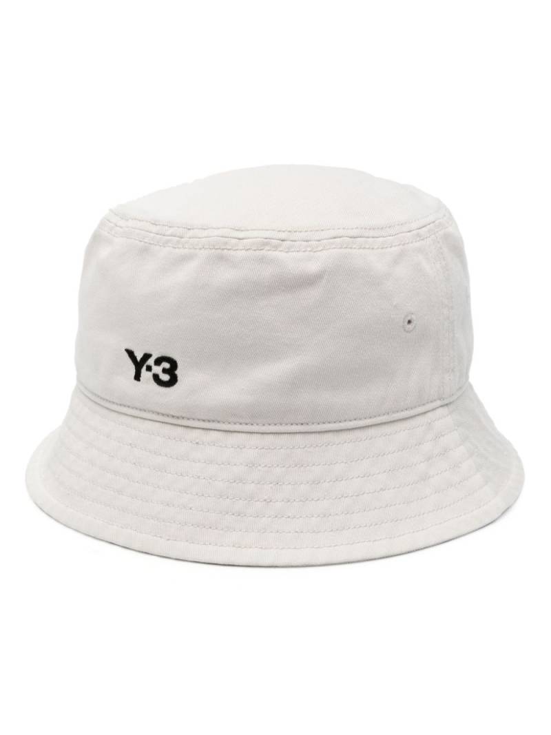 Y-3 logo-embroidered bucket hat - Neutrals von Y-3