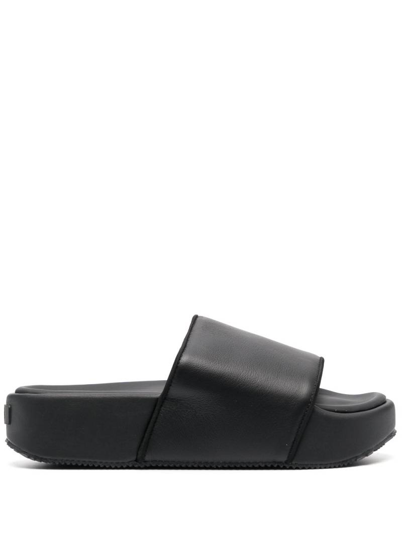 Y-3 plain leather slides - Black von Y-3