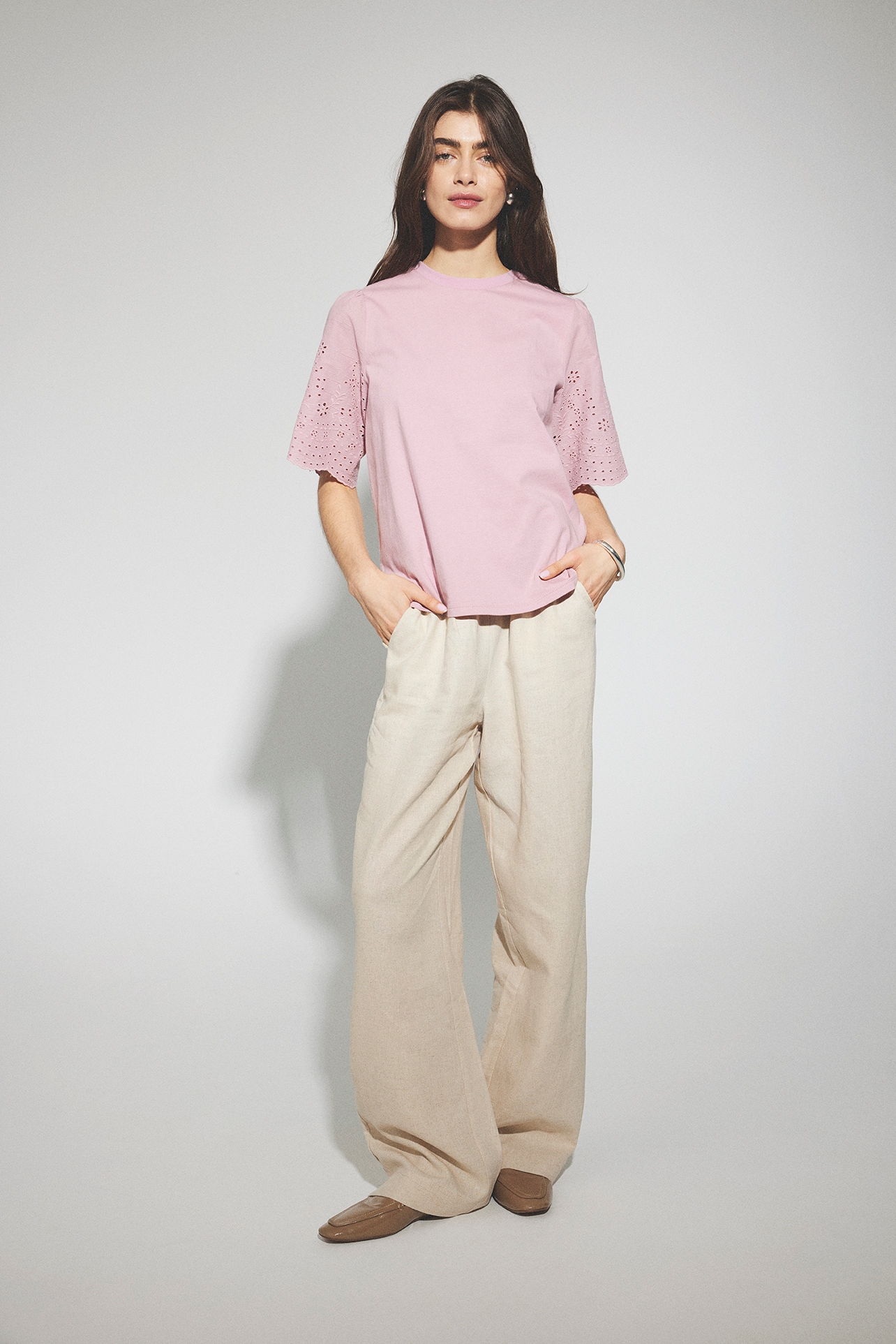 Y.A.S Kurzarmshirt »YASLEX SS TOP W. EMB SLEEVES S. NOOS«, mit Lochstickerei von Y.A.S