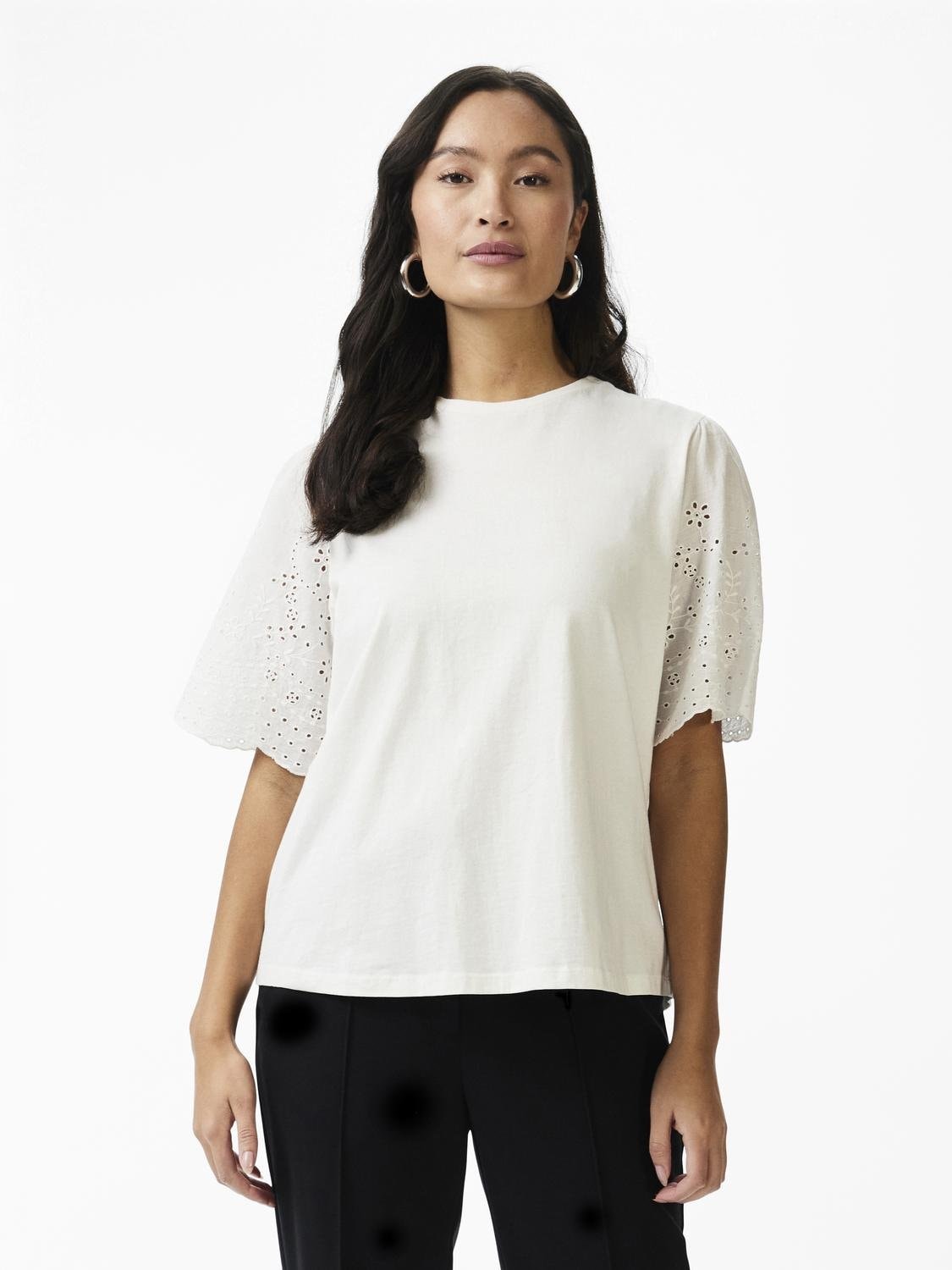 Y.A.S Kurzarmshirt »YASLEX SS TOP W. EMB SLEEVES S. NOOS«, mit Lochstickerei von Y.A.S