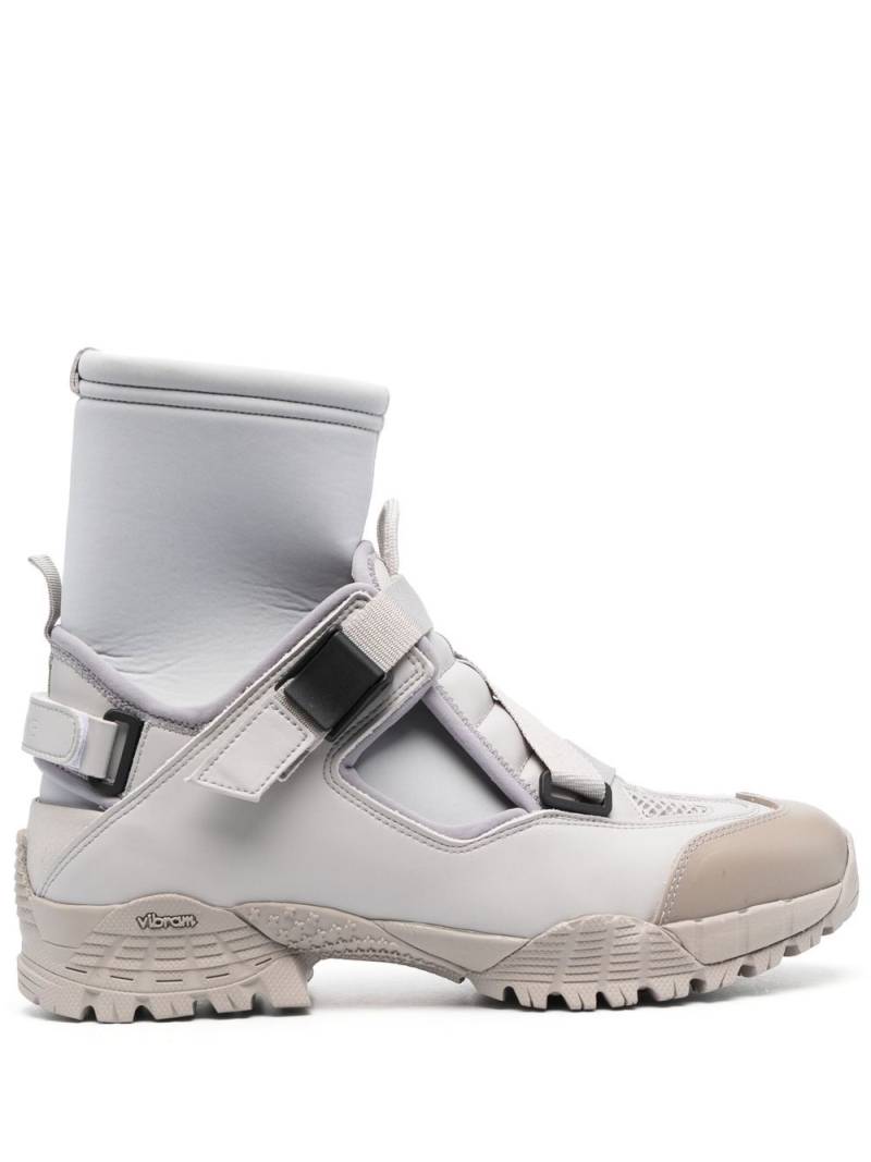 YUME YUME Cloud Walker panelled boots - Grey von YUME YUME