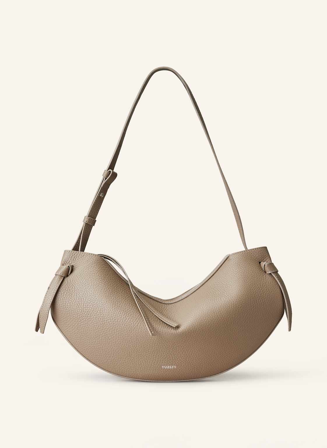 Yuzefi Schultertasche Fortune Cookie Large beige Yuzefi Schultertasche Fortune Cookie Large beige von YUZEFI