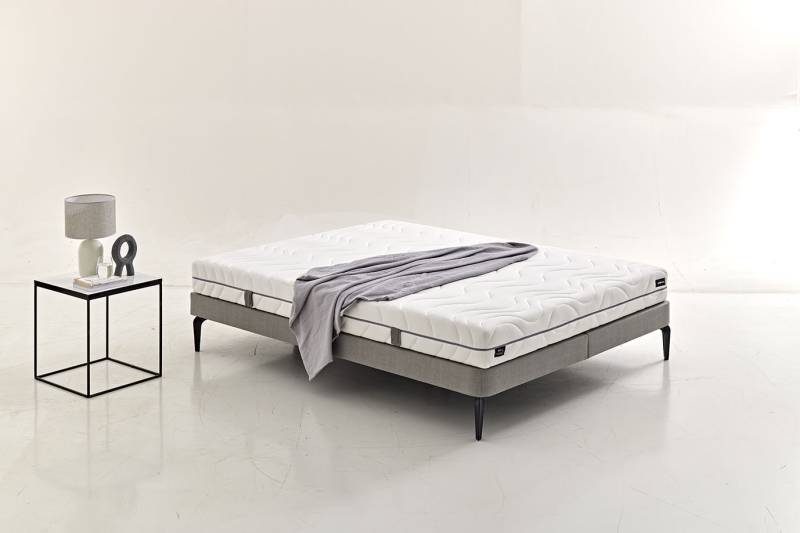 Yatas Bedding Komfortschaummatratze »Royal Comfort 7 Slim«, 18 cm hoch, Raumgewicht: 28 kg/m³, (1 St., 1-tlg.) von Yatas Bedding