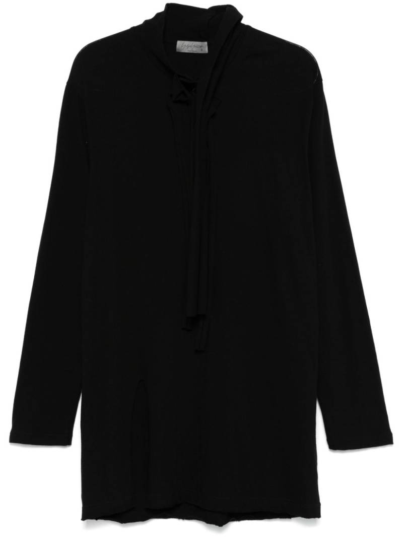 Yohji Yamamoto asymmetric-design polo shirt - Black von Yohji Yamamoto