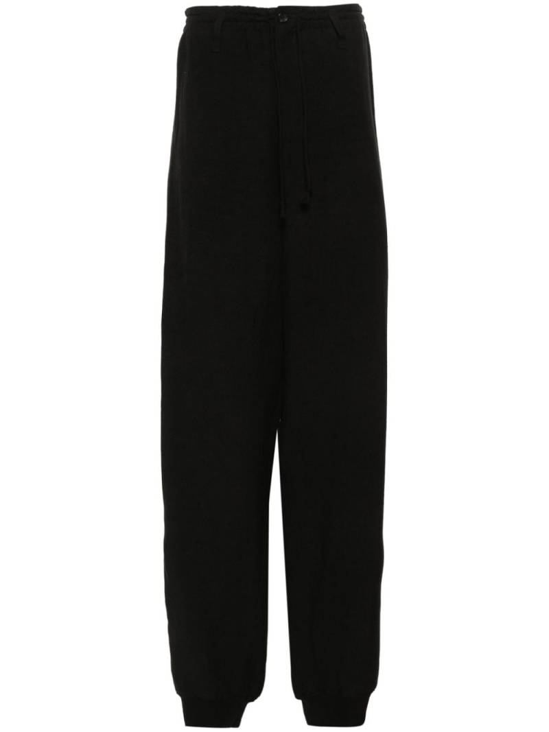 Yohji Yamamoto elasticated-waistband trousers - Black von Yohji Yamamoto