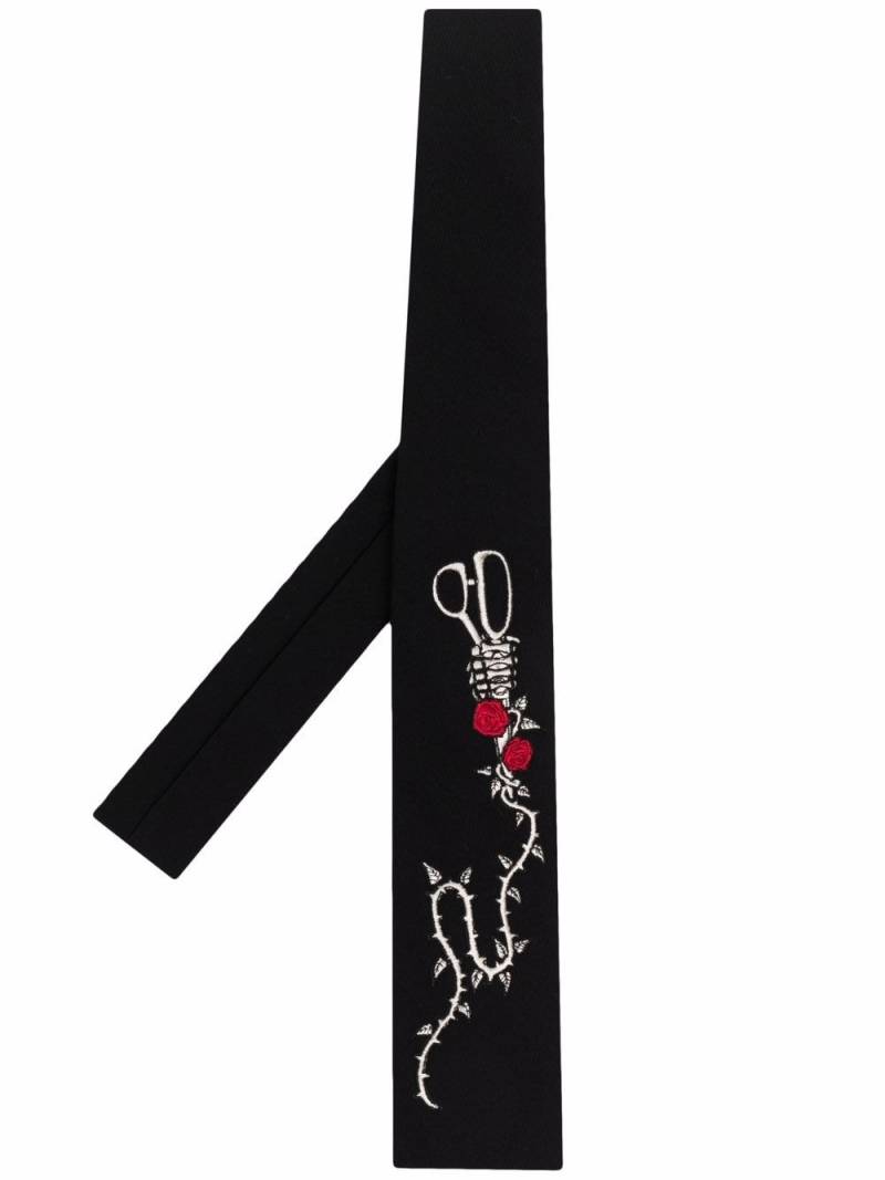 Yohji Yamamoto embroidered-scissors tie - Black von Yohji Yamamoto