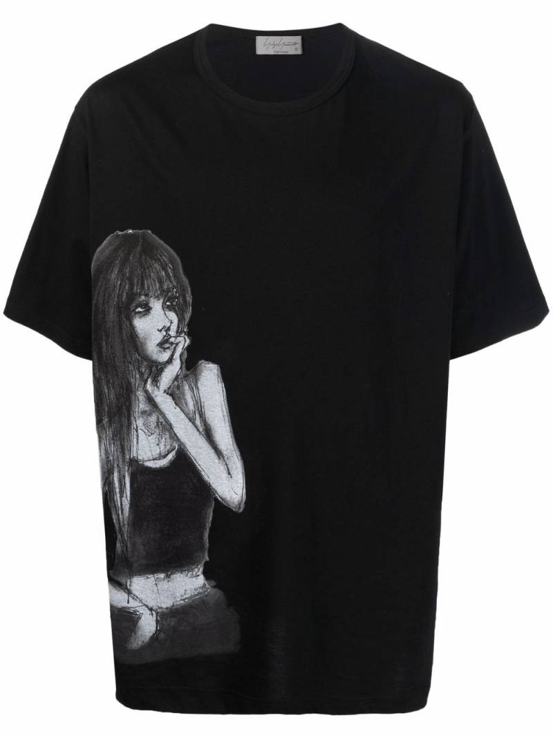 Yohji Yamamoto illustration-style print T-shirt - Black von Yohji Yamamoto