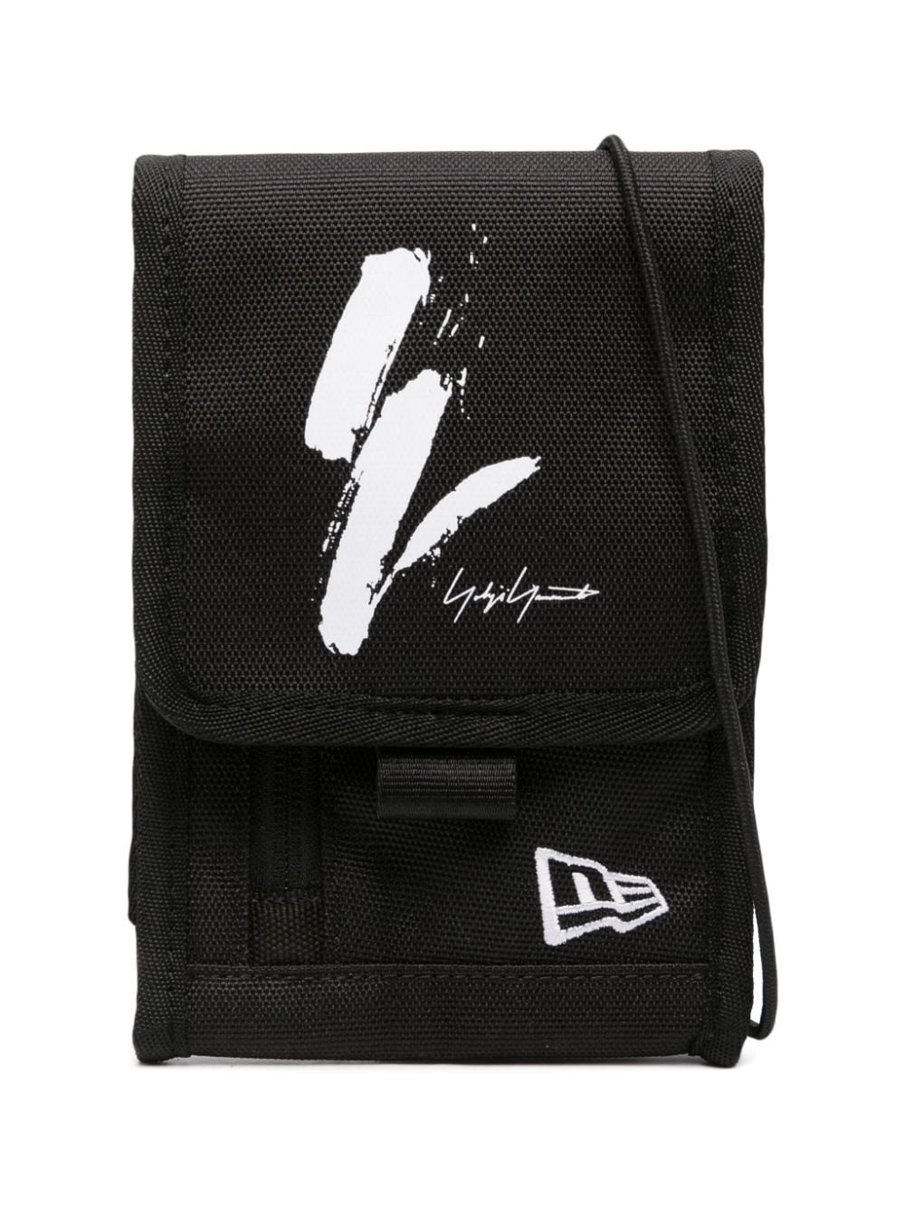 Yohji Yamamoto logo-embroidered pouch bag - Black von Yohji Yamamoto